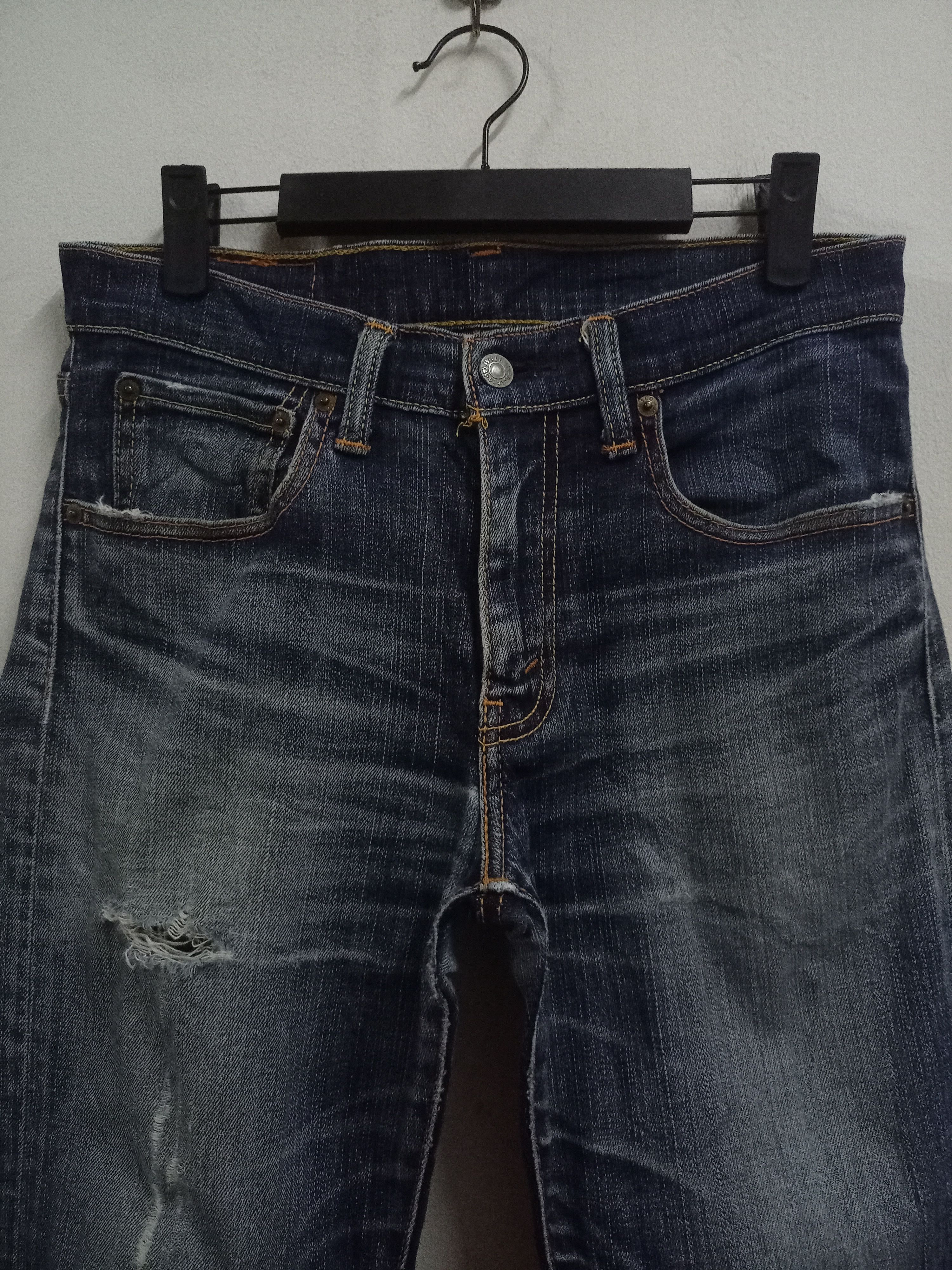 Levi's × Levi's Vintage Clothing Vintage 90s Levis 705 Blue Wash Distressed Loose Jeans Size US 30 / EU 46 - 4 Thumbnail