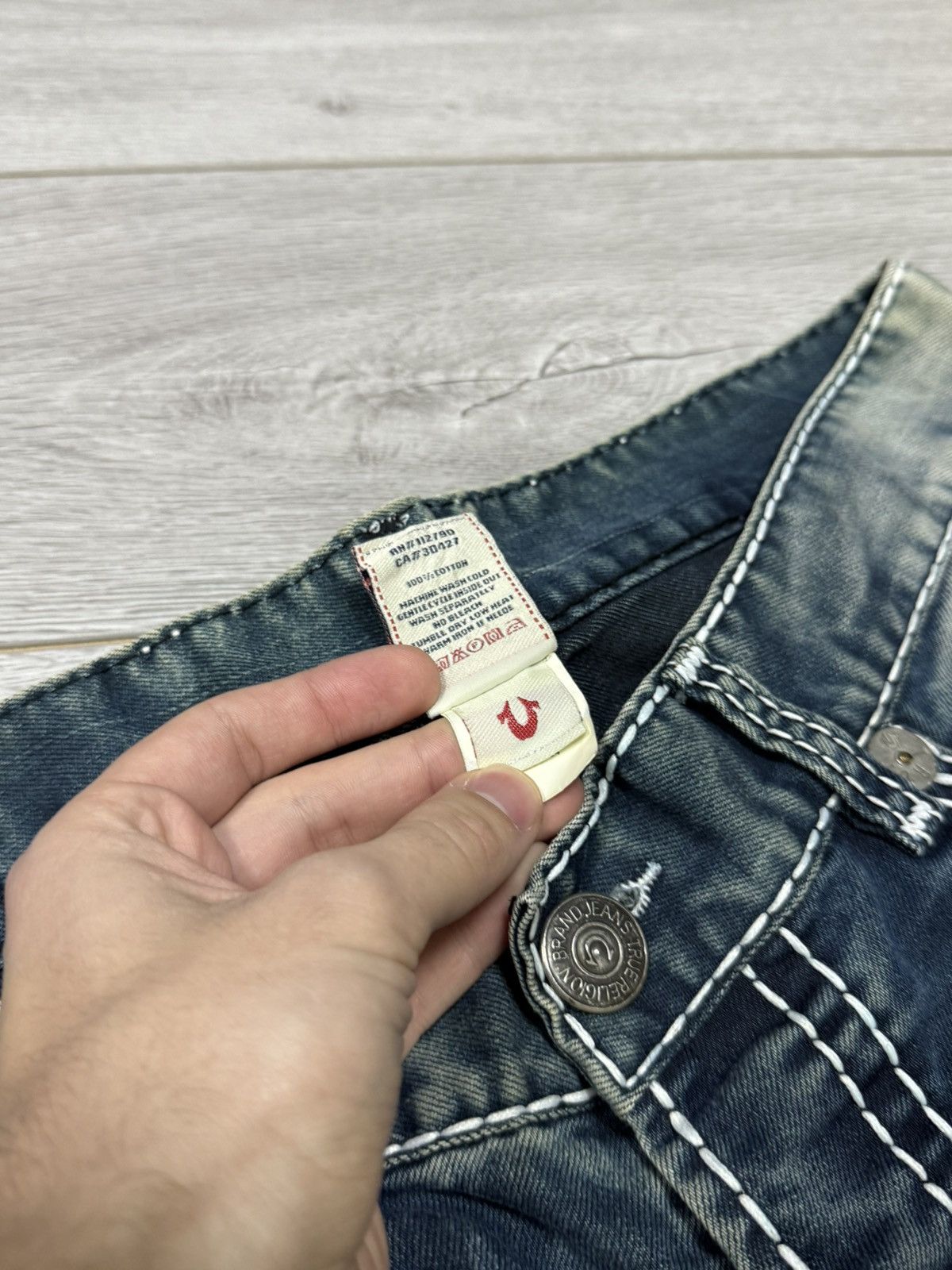True Religion True Religion white stitched horse shoe vintage denim jeans Size US 36 / EU 52 - 9 Thumbnail
