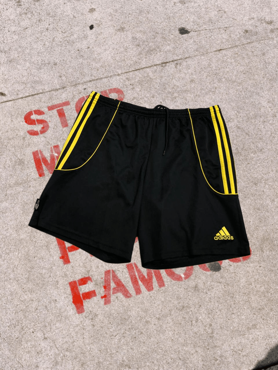 Adidas Adidas shorts Size US 32 / EU 48 - 1 Thumbnail