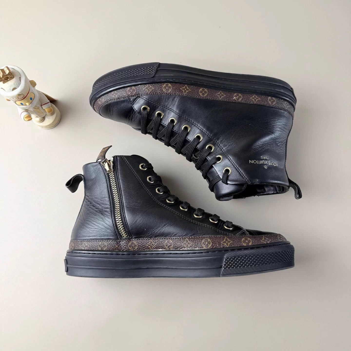 LV Monogram black and brown zipper sneakers 35 EU