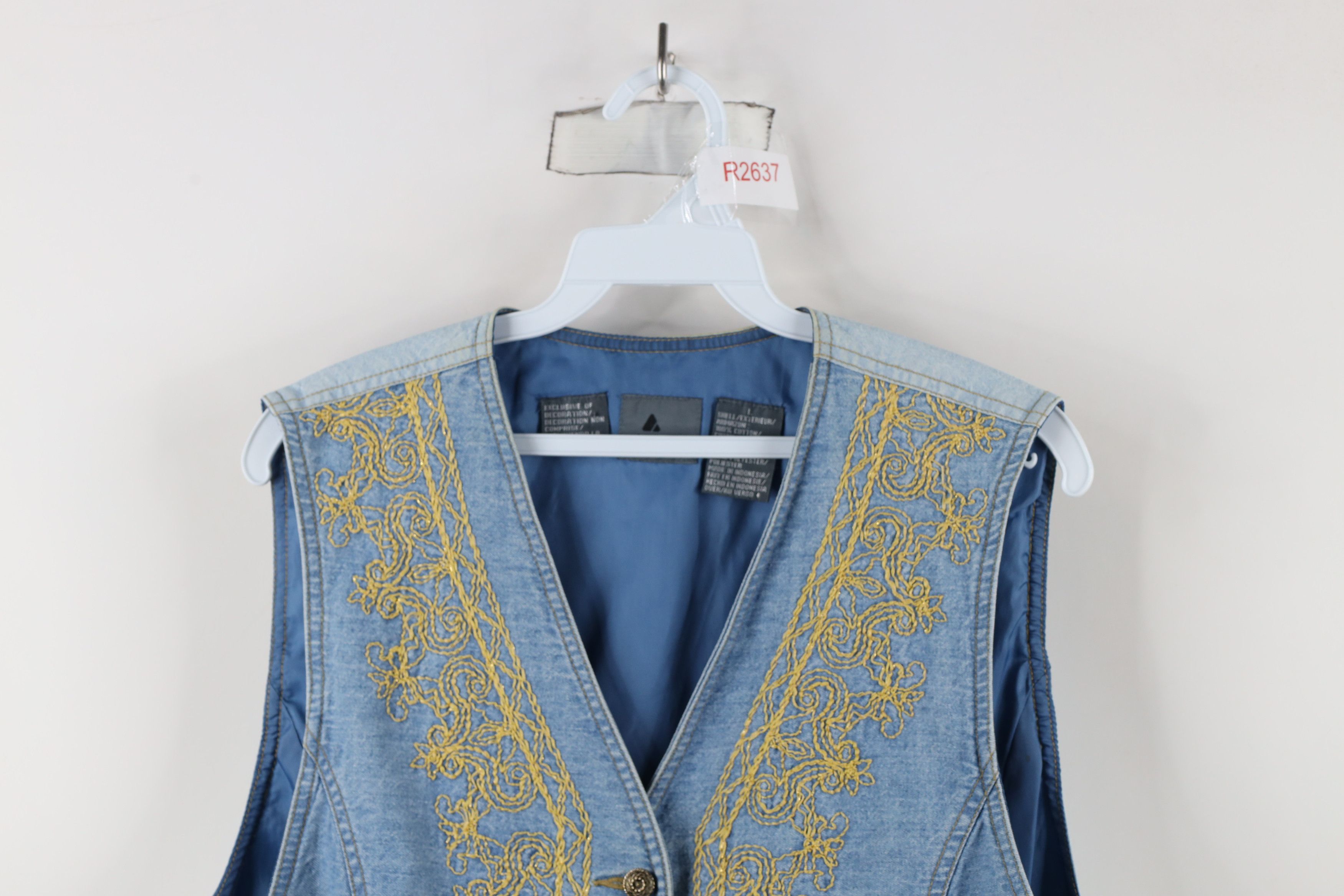Vintage Vintage 90s Streetwear Embroidered Back Denim Jean Vest Size L / US 10 / IT 46 - 2 Thumbnail