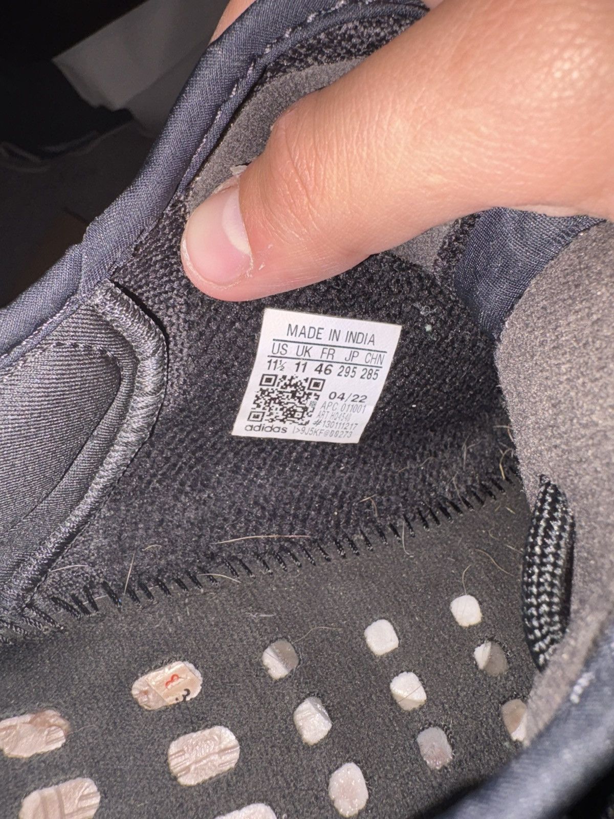 Yeezy Yeezy Boost 350 V2 onyx color way Size US 11 / EU 44 - 9 Thumbnail