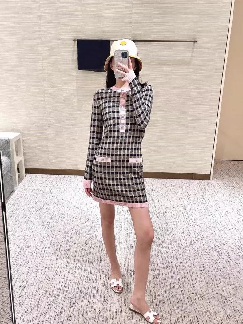 Chanel 21B Knit V-Neck Dress - dmc