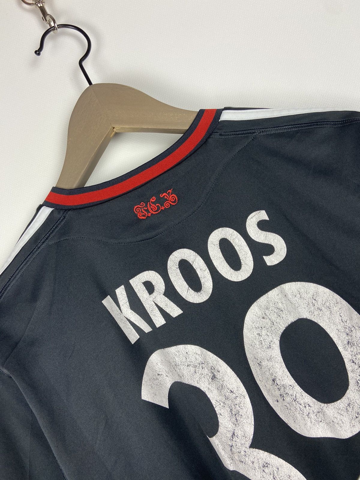 Vintage JERSEY ADIDAS BAYERN MUNICH FOOTBALL SHIRT 2011 TONI KROOS Size US M / EU 48-50 / 2 - 15 Thumbnail