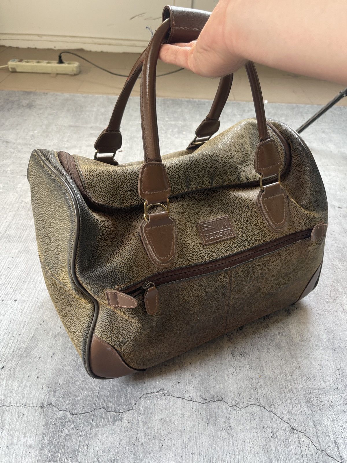 Genuine Leather Rare Kangol Heavy Leather Crossbody Slingbag / Backpack Size ONE SIZE - 3 Thumbnail