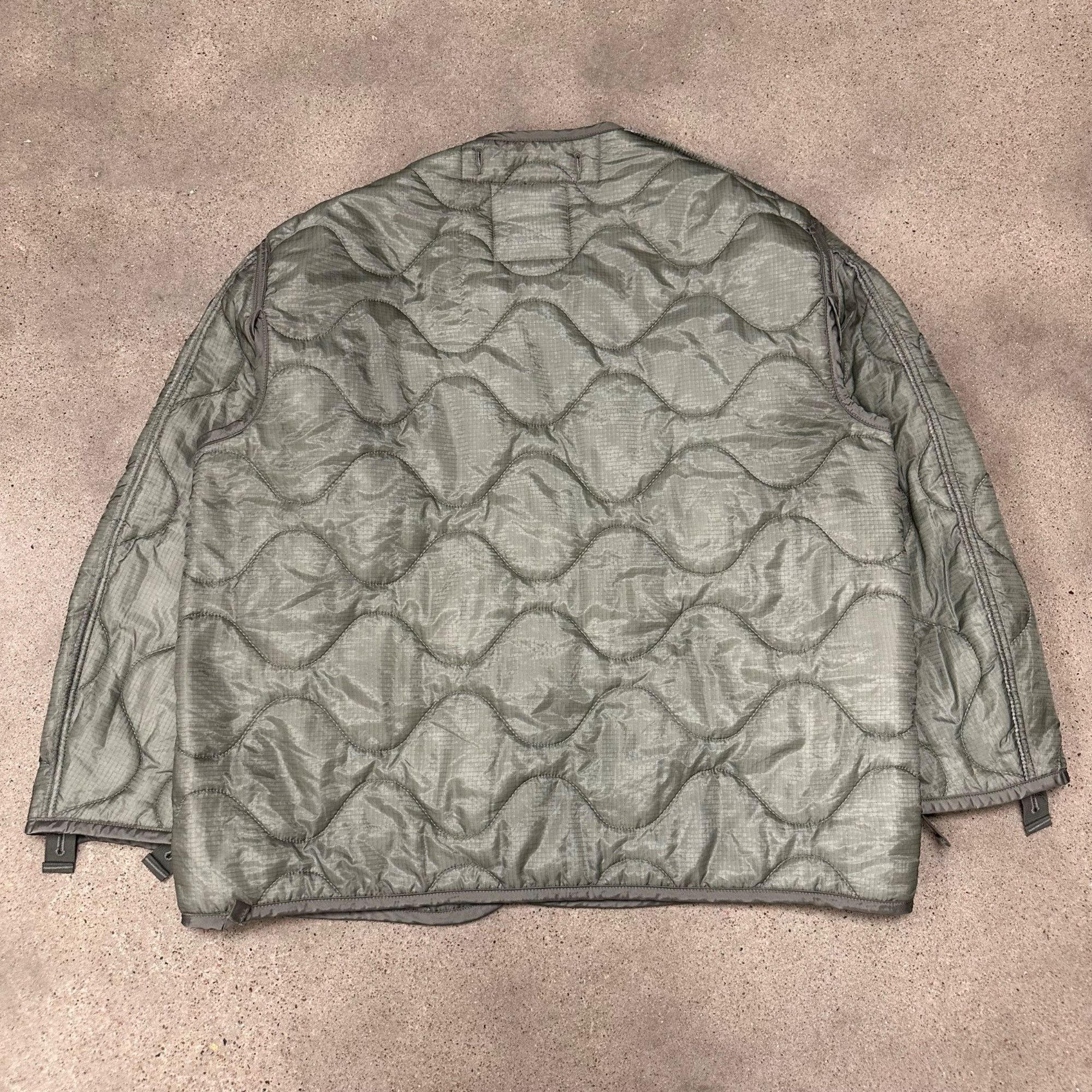 Vintage Vintage New Oldstock Military Liner Quilted Jacket Size US L / EU 52-54 / 3 - 3 Thumbnail