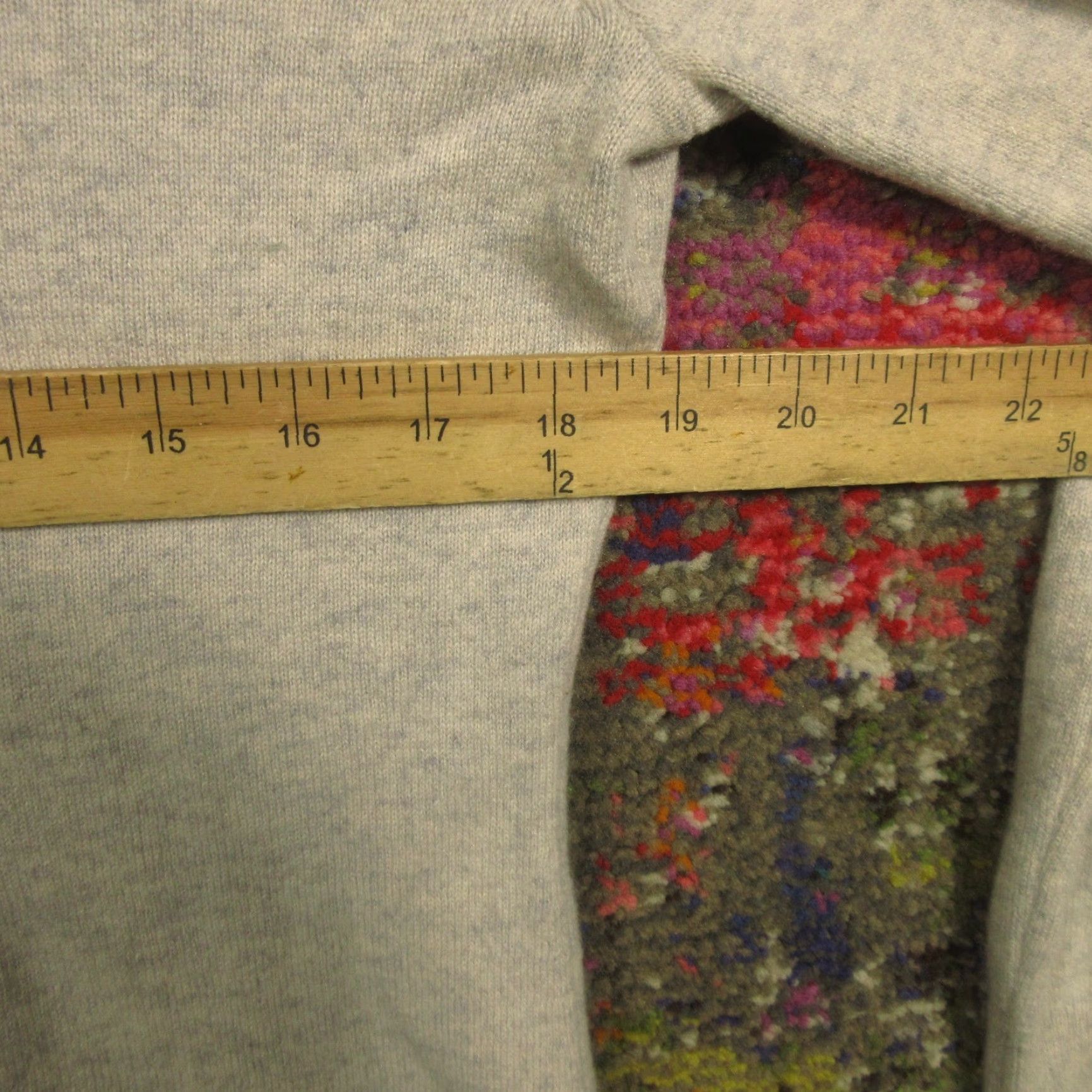 Vintage ALEX Marie Cashmere Sweater Women L Gray Long Sleeve V Neck Soft Knit Two Holes Size L / US 10 / IT 46 - 6 Thumbnail
