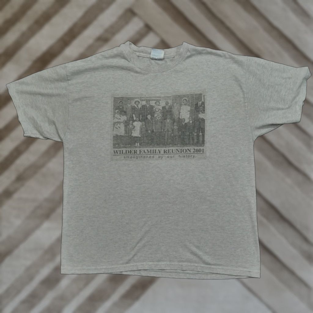 Vintage VINTAGE Family Reunion T Shirt Adult Large Gray History United States 2001 Y2K Men L Cotton Short Sleeve Crew Neck Graphic 5/10 7/10 Size US L / EU 52-54 / 3 - 1 Thumbnail
