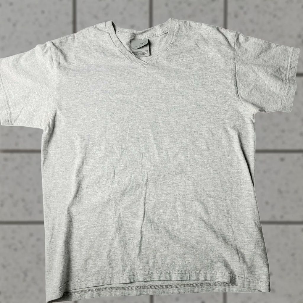Nike VINTAGE Nike Women's T-Shirt Swoosh Grey Embroidered Logo Medium M 90s Y2K Adults Womens Size M / US 6-8 / IT 42-44 - 1 Thumbnail