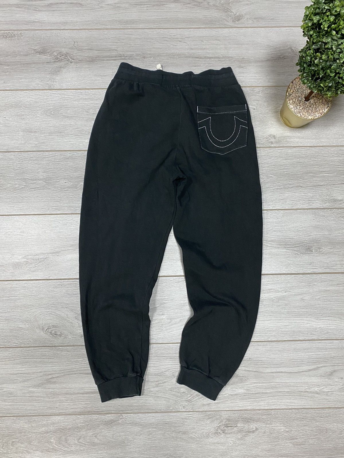 True Religion True Religion vintage stitched horse shoe pants Size US 32 / EU 48 - 2 Thumbnail
