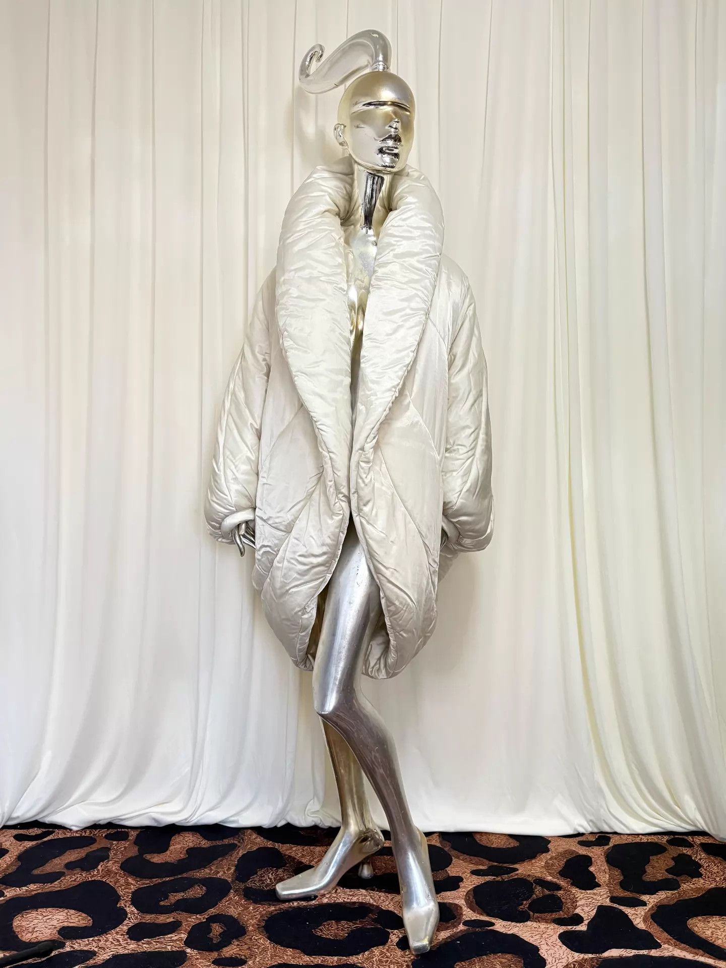 Dries Van Noten DVN Rare Ivory Shiny Batwing Cocoon Cotton Coat S Size S / US 4 / IT 40 - 1 Thumbnail
