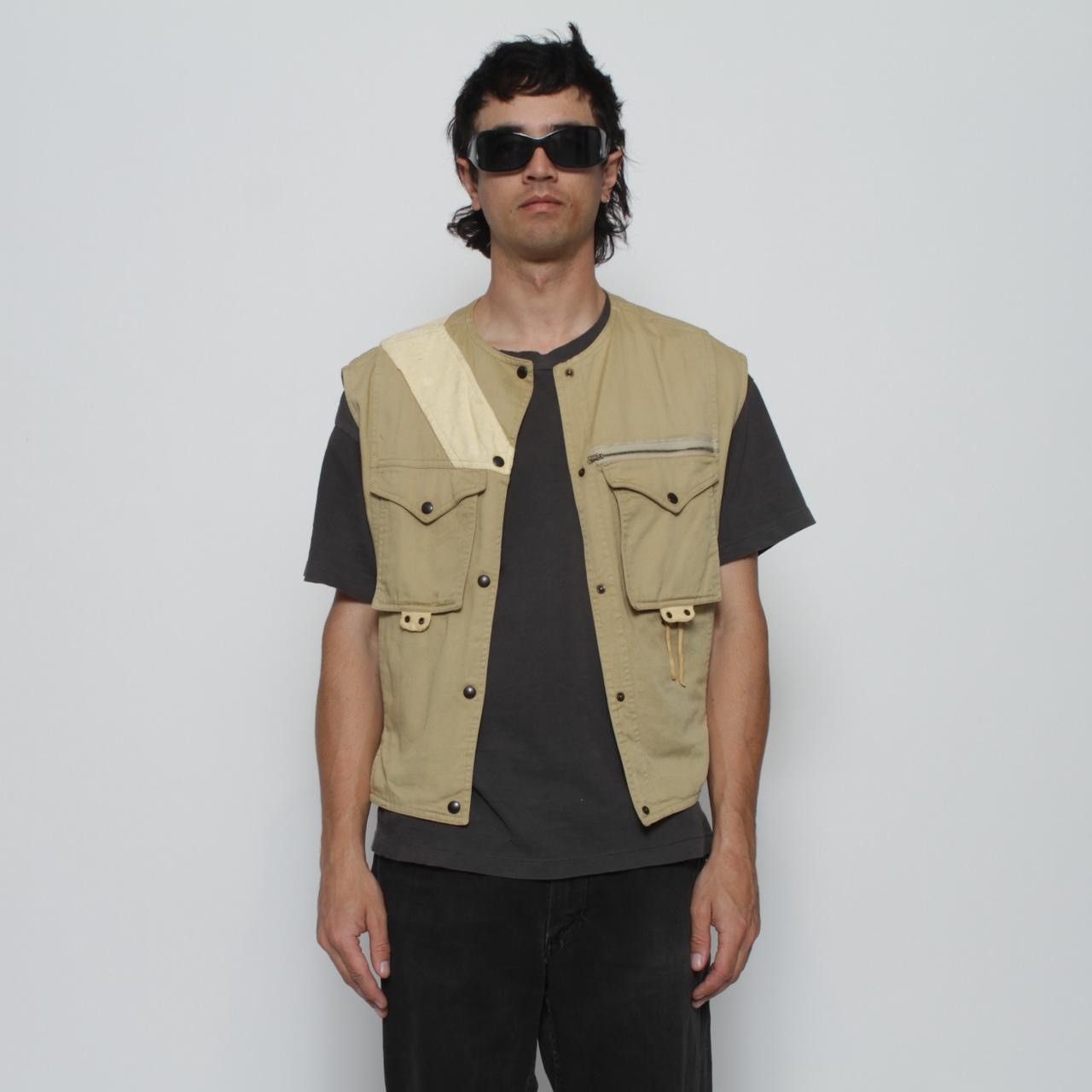 Vintage TAN TECHNICAL VEST BY TUTTI INSIEME Size US L / EU 52-54 / 3 - 1 Thumbnail