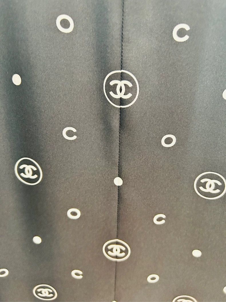 Chanel Chanel 22A handicraft workshop black printed logo silk spl Size XS / US 0-2 / IT 36-38 - 3 Thumbnail