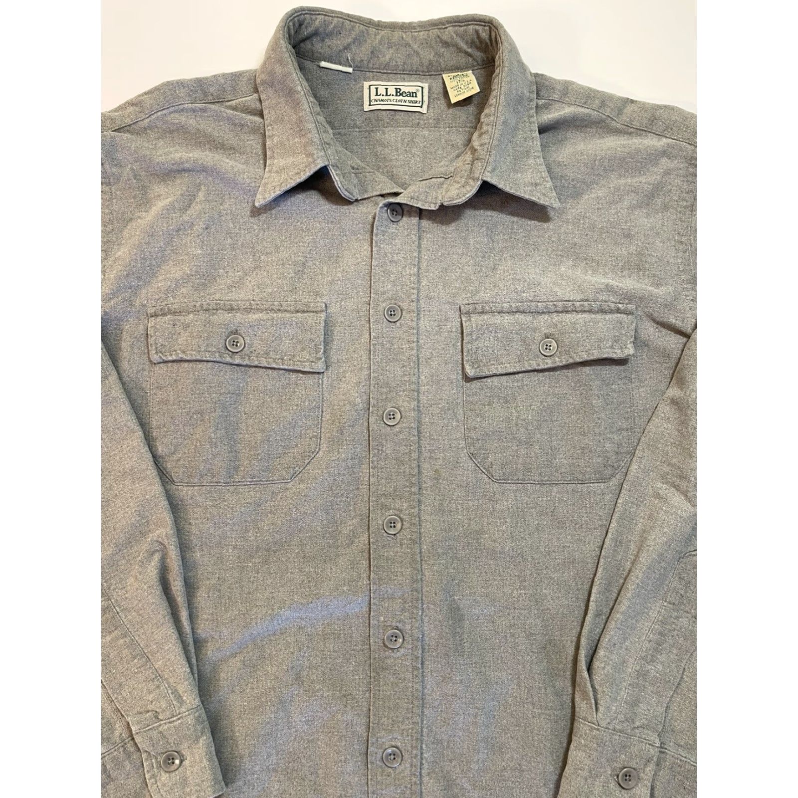 Vintage VINTAGE LL Bean Chamois Cloth Shirt Mens Button-Up 17.5 Gray 48 Chest USA Fall Winter Long Sleeve Mens 100% Cotton Size US XL / EU 56 / 4 - 2 Thumbnail
