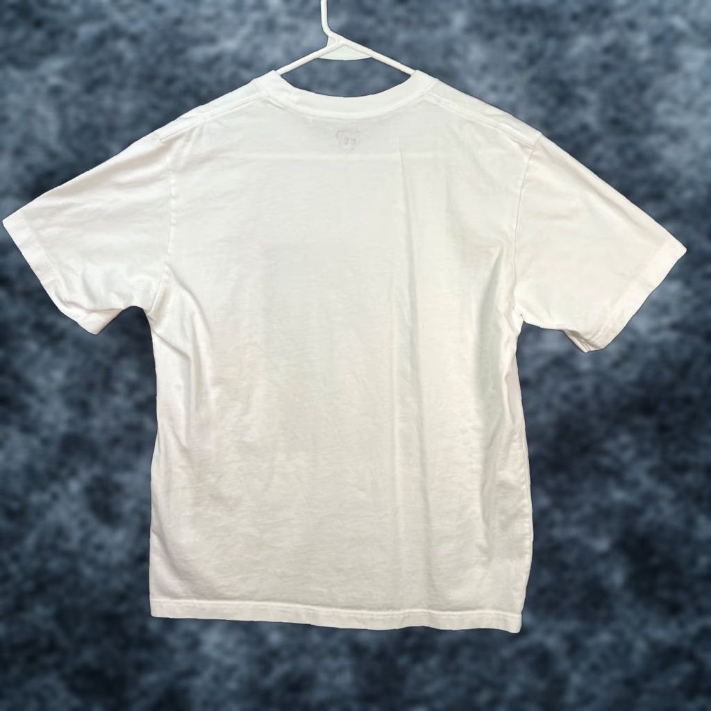 Uniqlo Uniqlo UT me! Mens Size Medium White Graphic T-Shirt Size US M / EU 48-50 / 2 - 1 Thumbnail