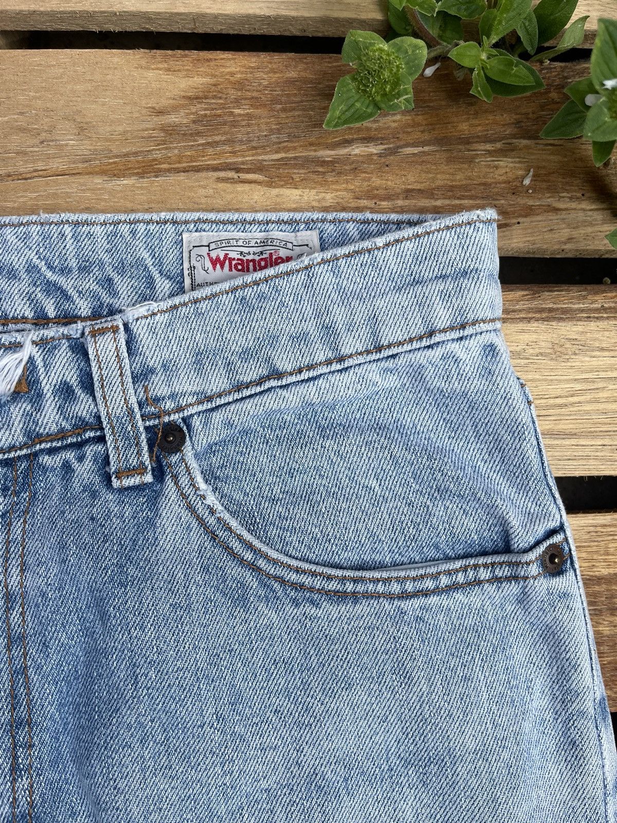 Vintage 90s Wrangler Distressed Faded Denim Jeans Size US 31 - 6 Thumbnail