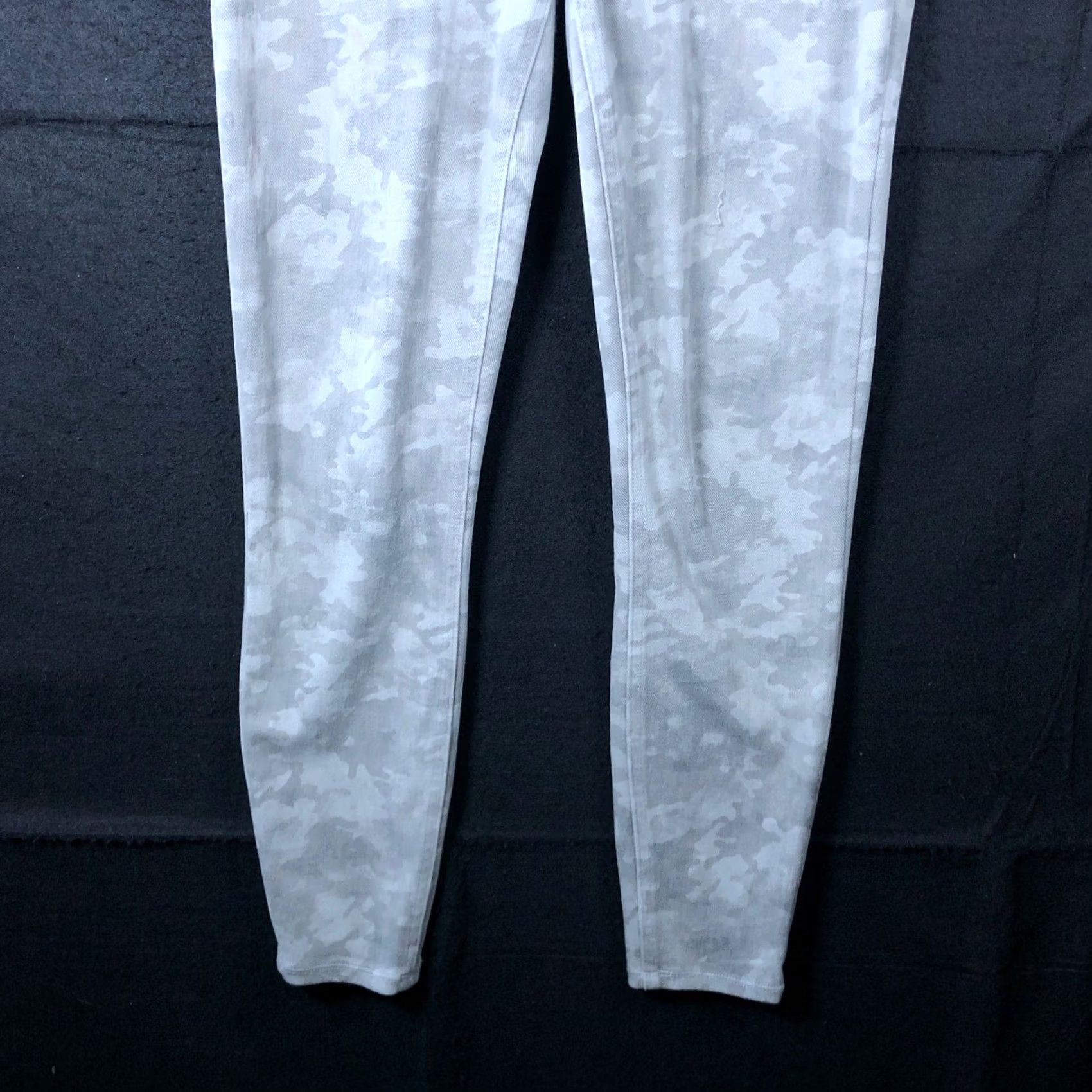 Spanx Spanx Womens Pants Gray Camouflage Pull On High Rise Skinny Jeggings L Cap Stretch Casual Workwear Size 36" / US 14 / IT 50 - 3 Thumbnail