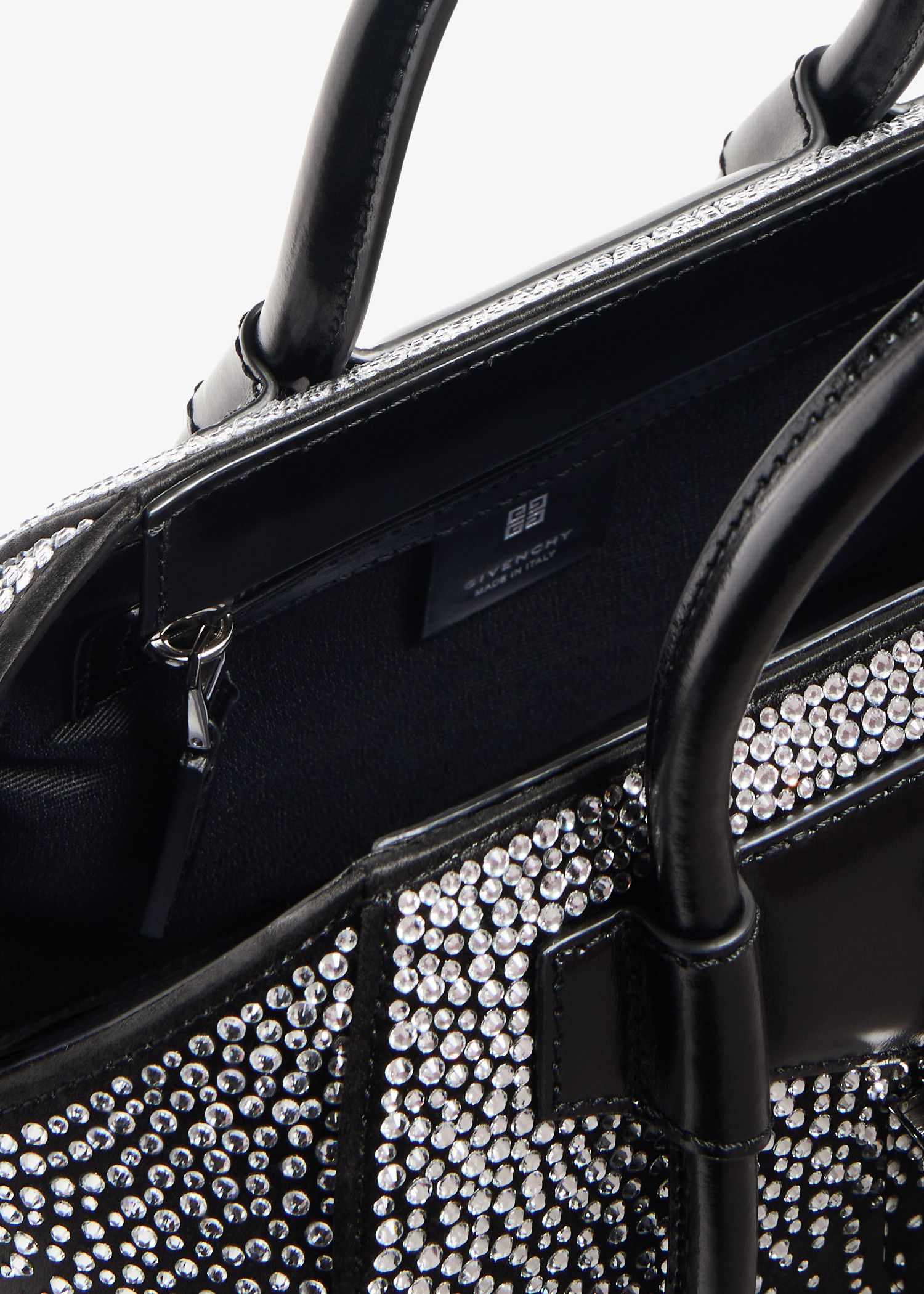 Givenchy o1srvl11e0325 Size: OS / Mini Antigona Lock Bag Size ONE SIZE - 4 Thumbnail
