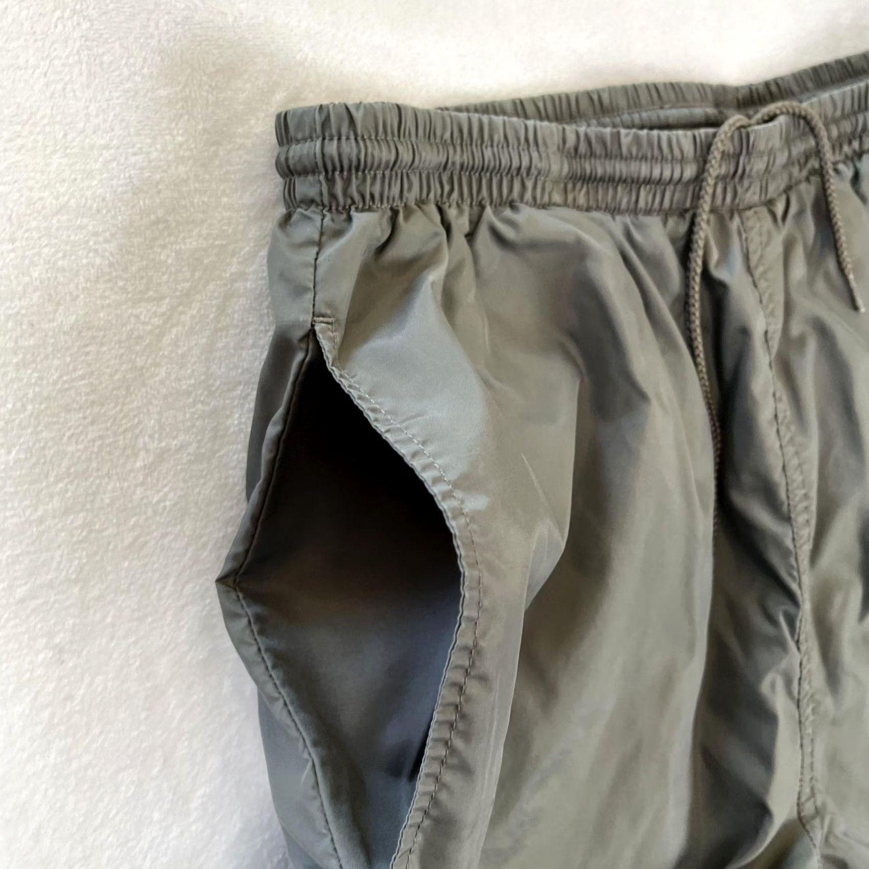 Nike VINTAGE Nike Pants Mens Large Green Nylon Track Joggers Zip Ankle 90s White Tag Size US 33 - 6 Thumbnail