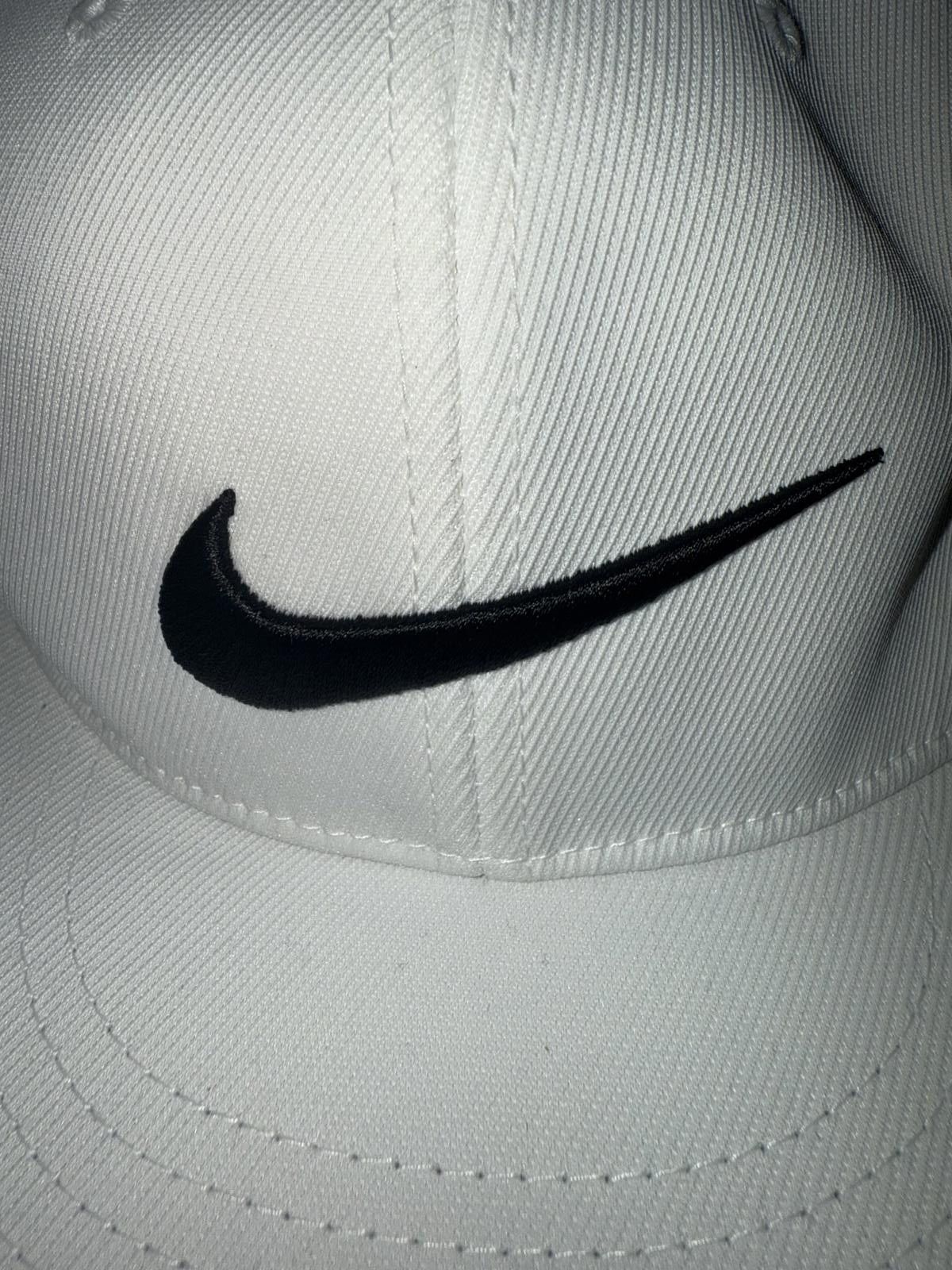 Nike Nike Adult Unisex White Golf Flat Bill Cap Sample Size ONE SIZE - 4 Thumbnail