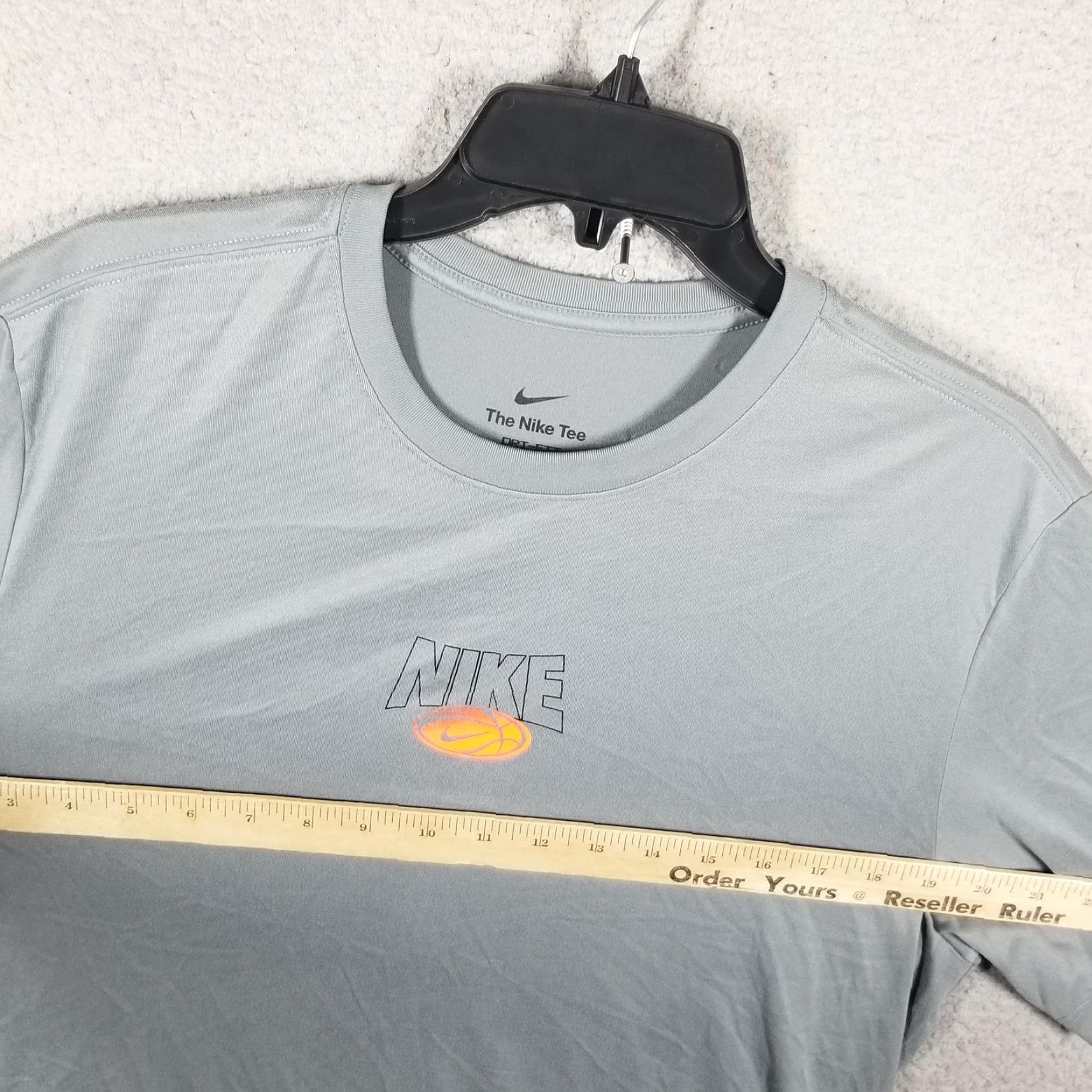 Nike Nike Shirt Adult Medium Gray Dri-FIT Basketball Graphic Tee HF6211-065 Mens Size US M / EU 48-50 / 2 - 7 Thumbnail
