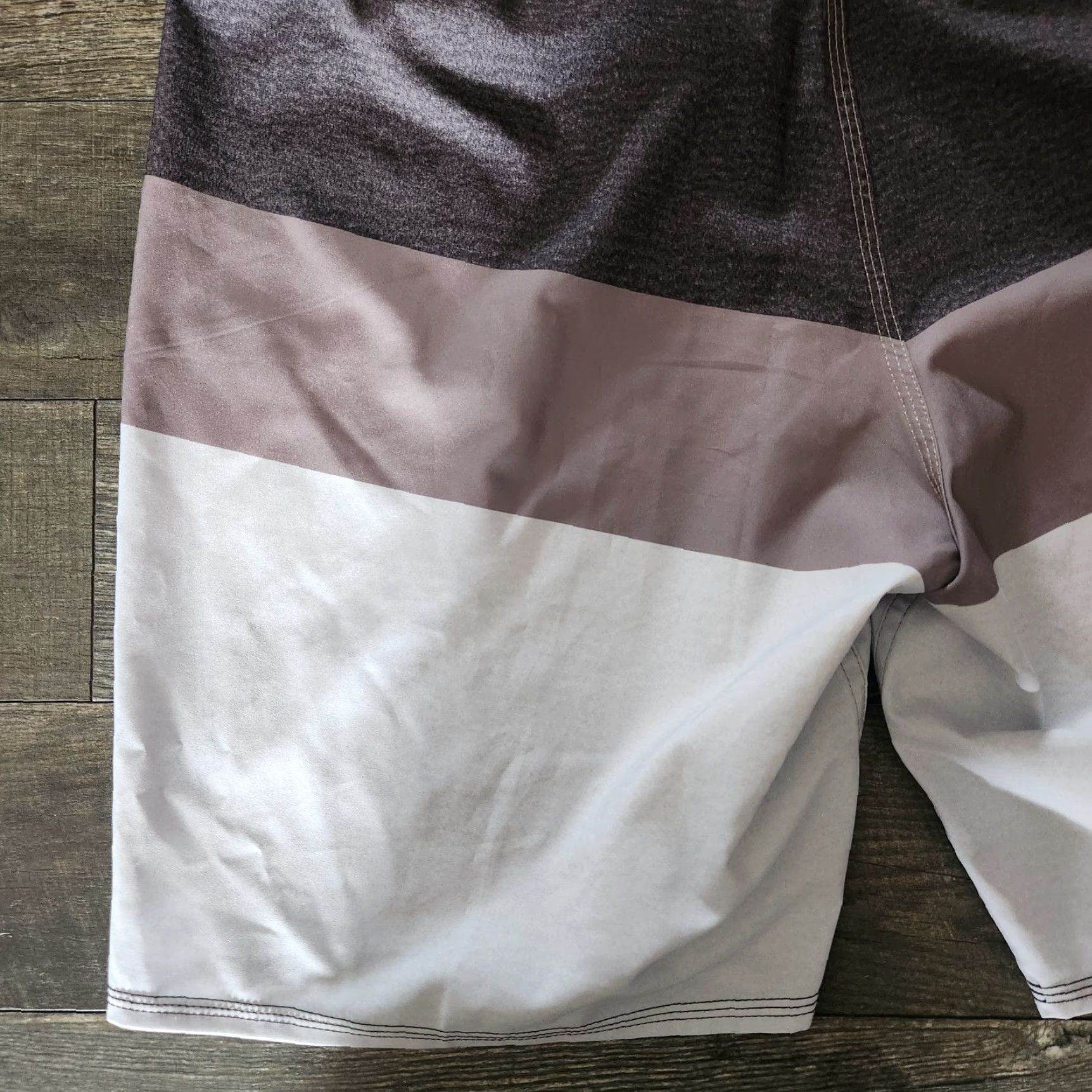 Quiksilver Quiksilver Board Shorts Mens 38 Gray Colorblock Swimming Beach Stretch Bottom Mens Size US 38 / EU 54 - 6 Thumbnail