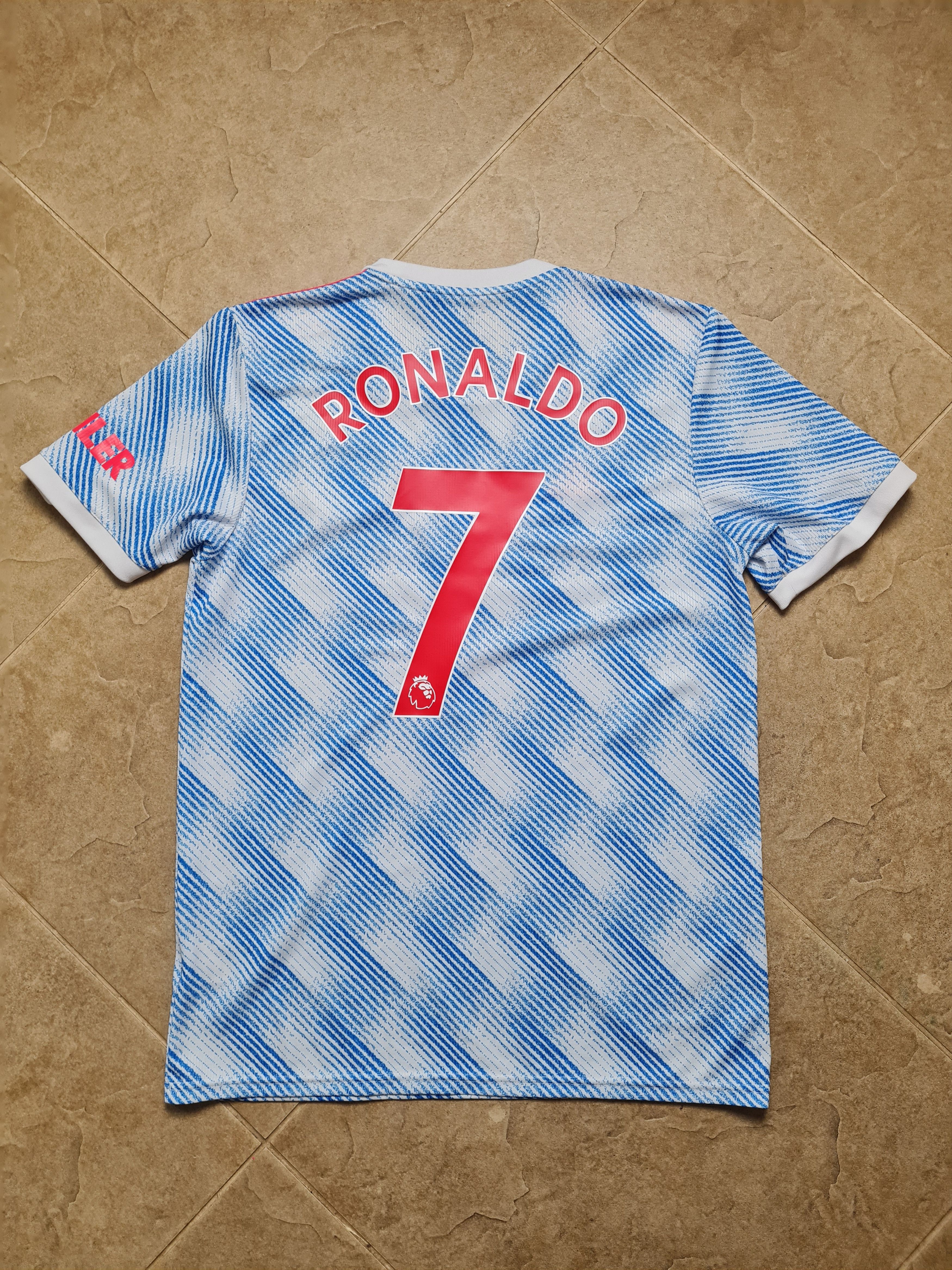 Adidas NWT Adidas Manchester United Kit Soccer Jersey Ronaldo # 7 Size US M / EU 48-50 / 2 - 1 Thumbnail