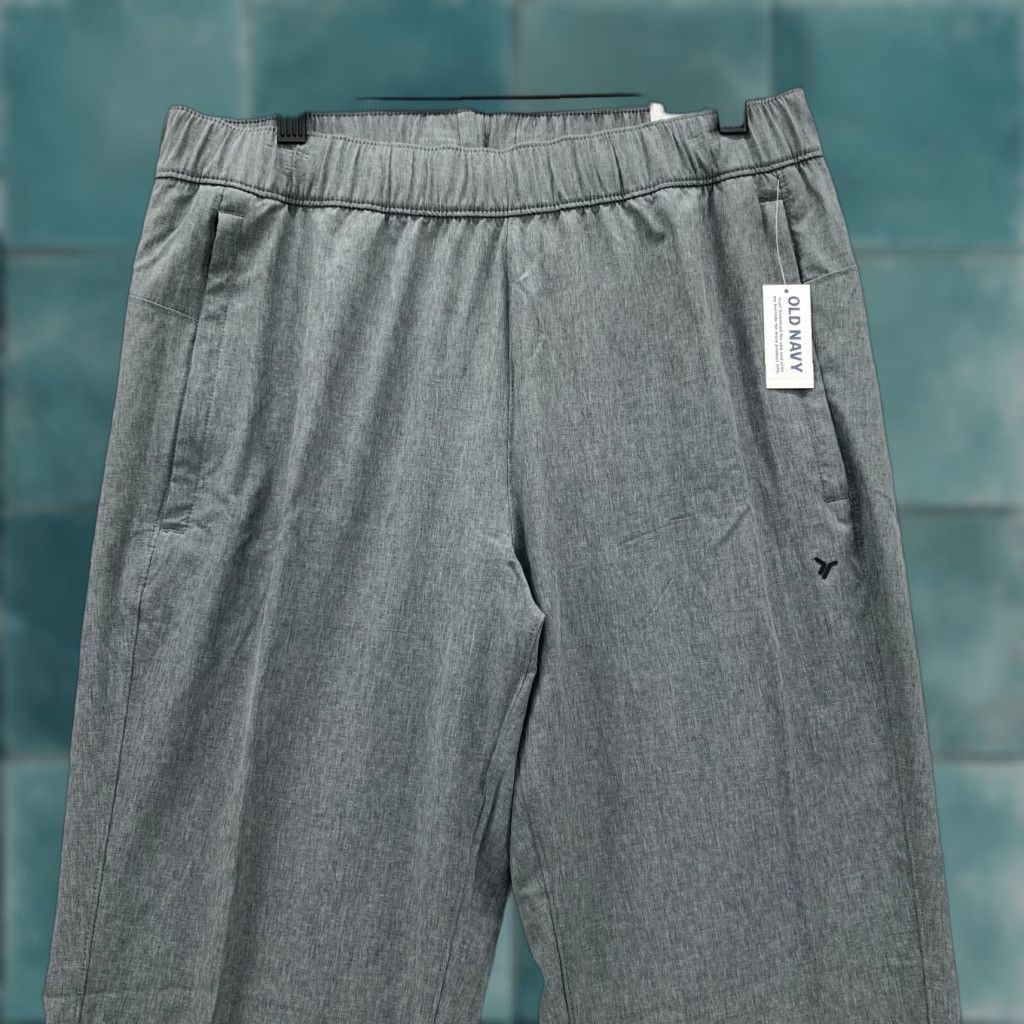 Old Navy Old Navy Active Essential Jogger Pants Mens S Gray Stretch Tapered Drawstring Pants Mens S Gray Stretch Tapered Drawstring Size US 29 - 1 Thumbnail