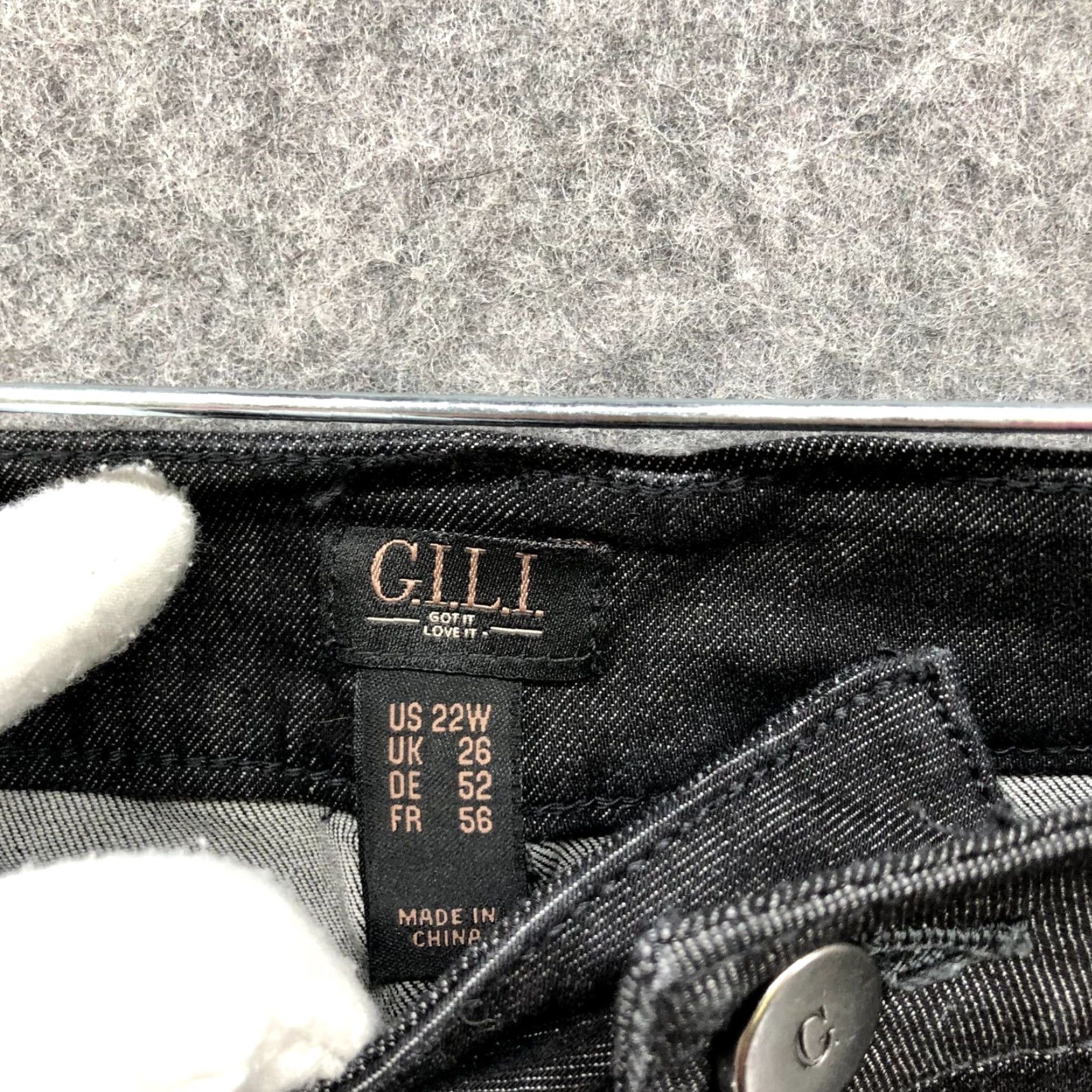 Vintage G.I.L.I. Skinny Jeans 22W Black Stretch Zip Ankle High Rise Womens Size 40" / US 18 - 7 Thumbnail
