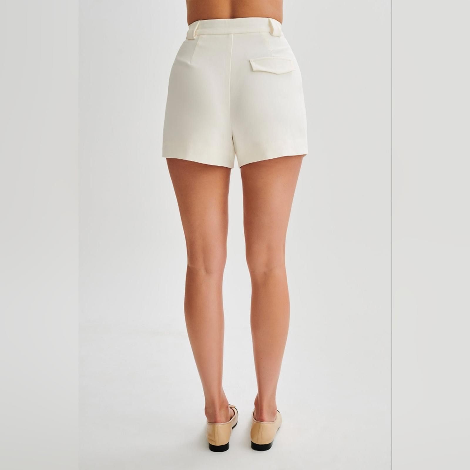 Designer Sigourney Suiting Shorts - Ivory Size 28" / US 6 / IT 42 - 8 Thumbnail