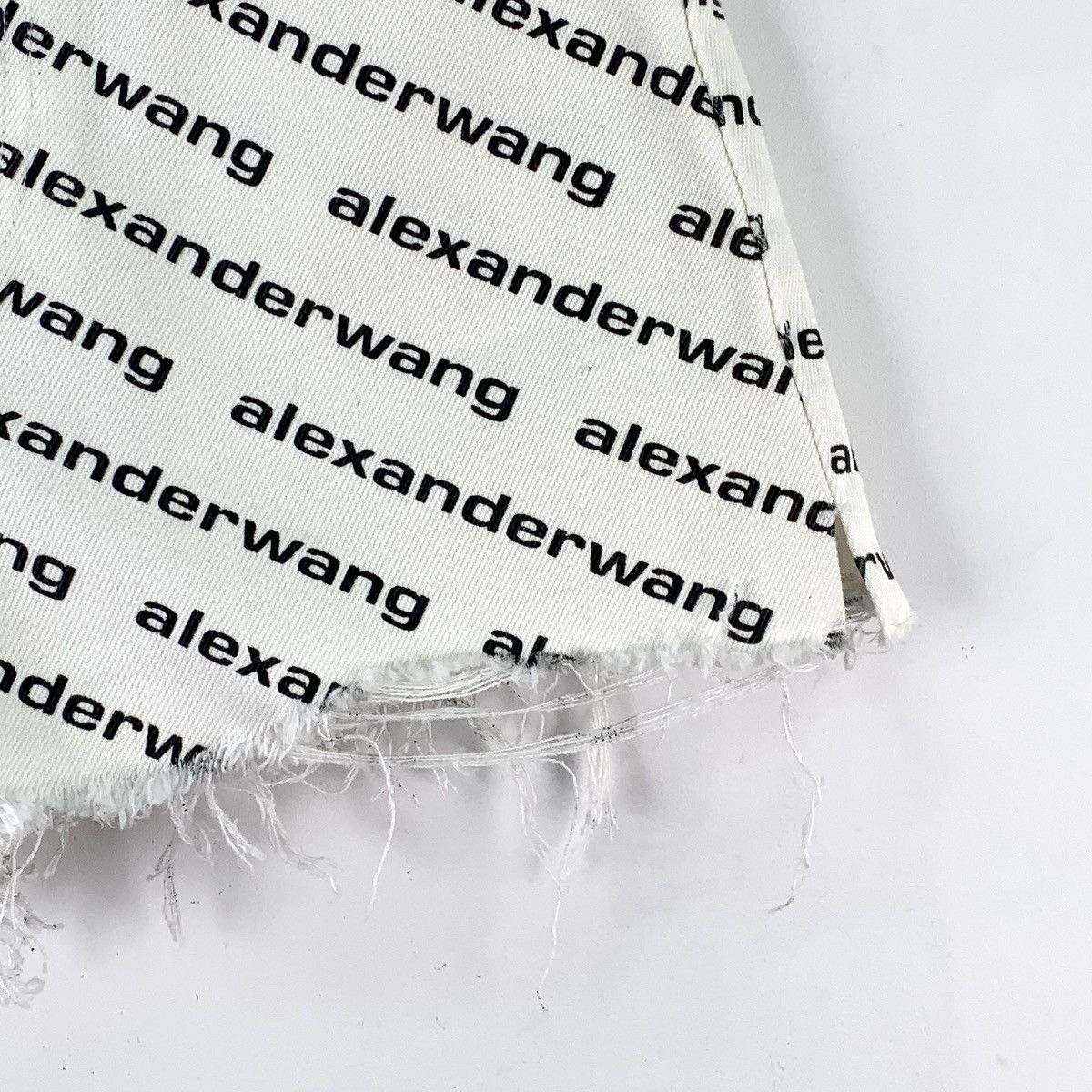 Alexander Wang Alexander Wang All Over Logo Printed Denim Shorts K26WX Size 25" / US 0 / IT 36 - 4 Thumbnail