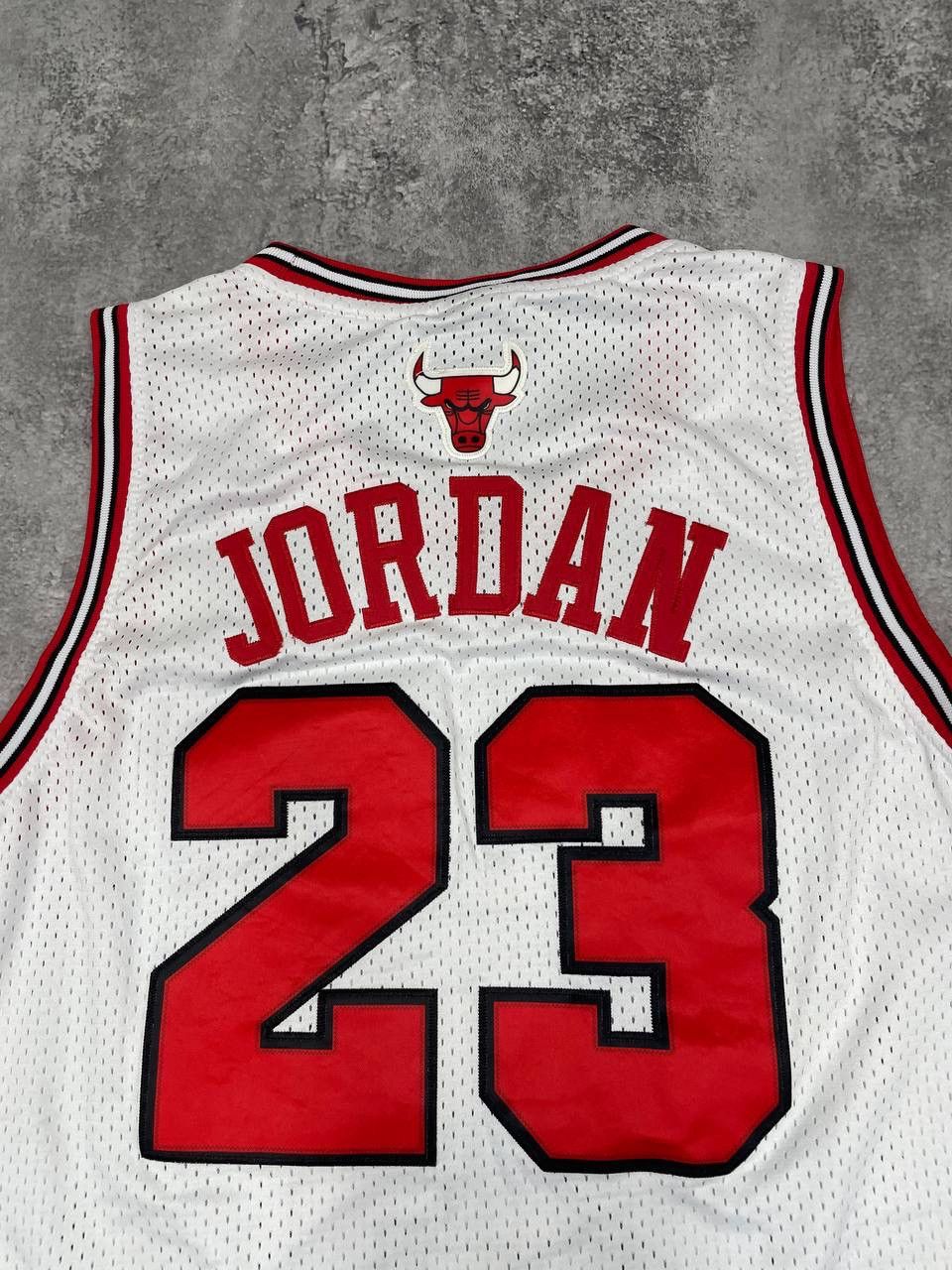 Nike Michael Jordan Nike Home 1997/98 Basketball Jersey White Size US L / EU 52-54 / 3 - 9 Thumbnail