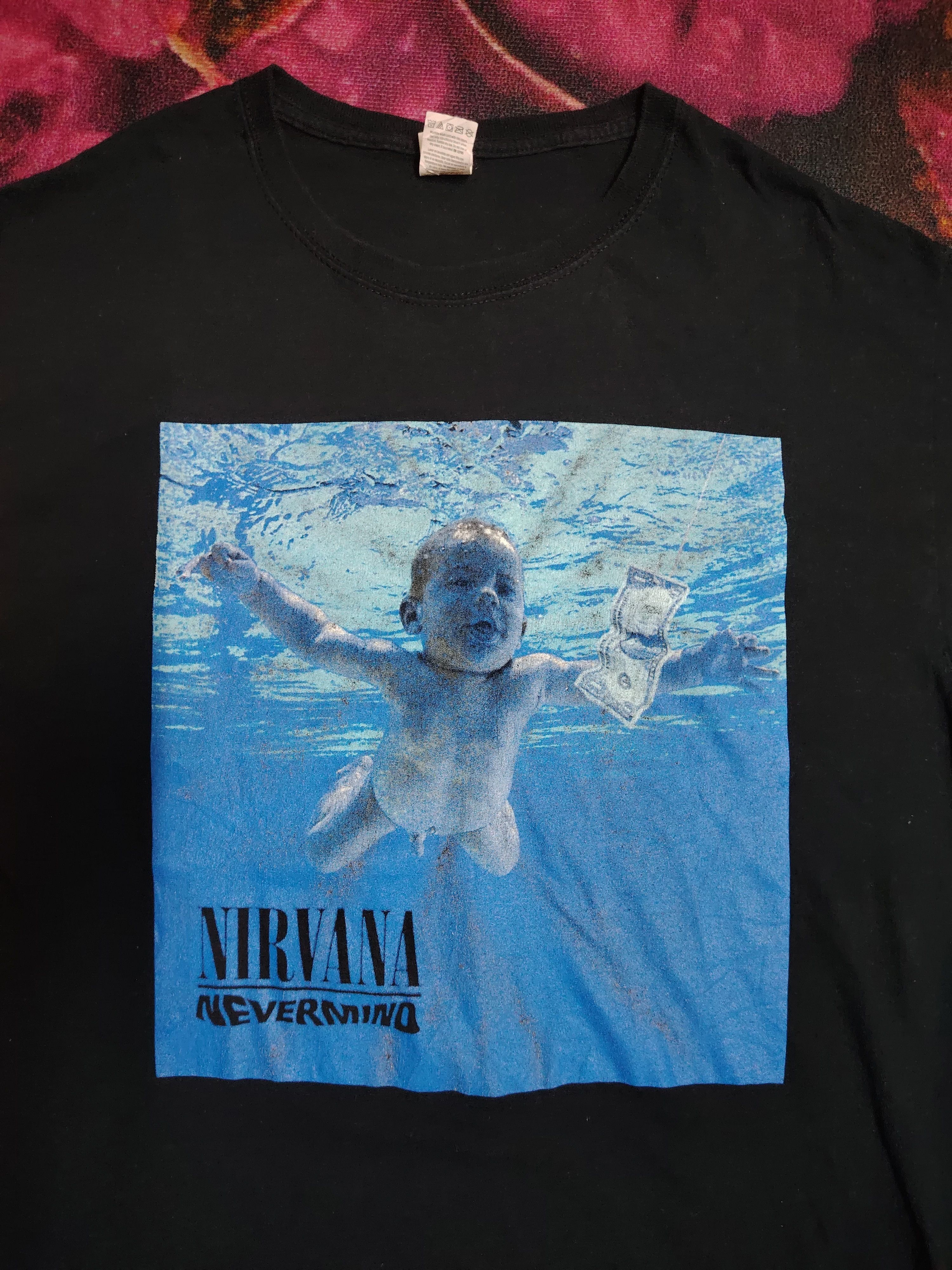 Band Tees Vintage Nirvana Nevermind rare t shirt Size US M / EU 48-50 / 2 - 5 Thumbnail