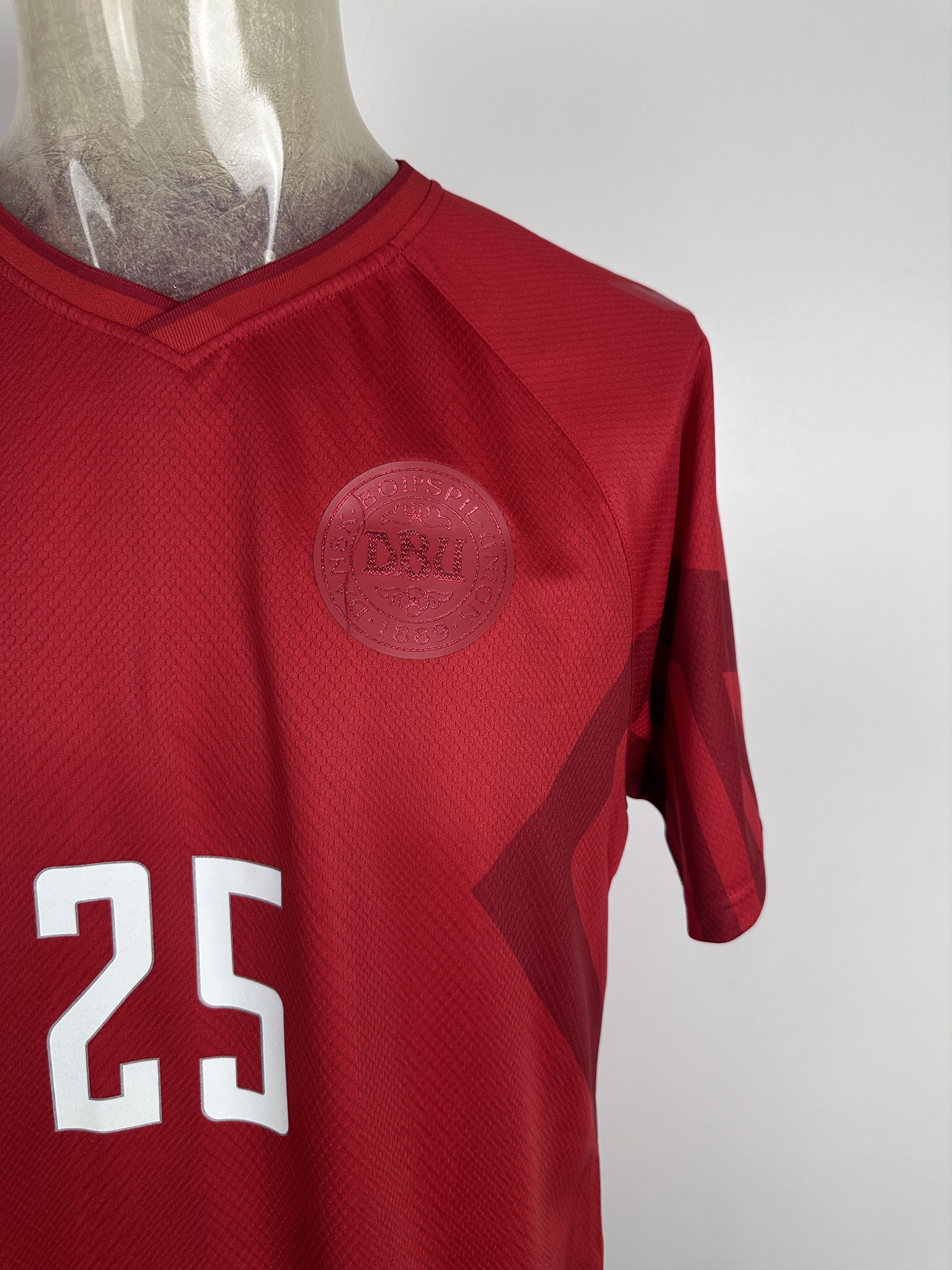 Hummel DENMARK 2022 2023 FOOTBALL SHIRT SOCCER JERSEY #25 LINDSTROM Size US XL / EU 56 / 4 - 5 Thumbnail