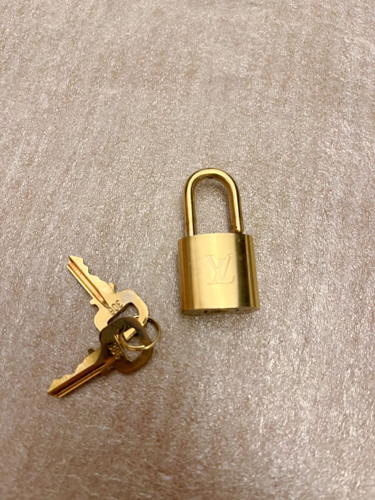 Louis Vuitton Louis Vuitton keychain Size ONE SIZE - 4 Thumbnail