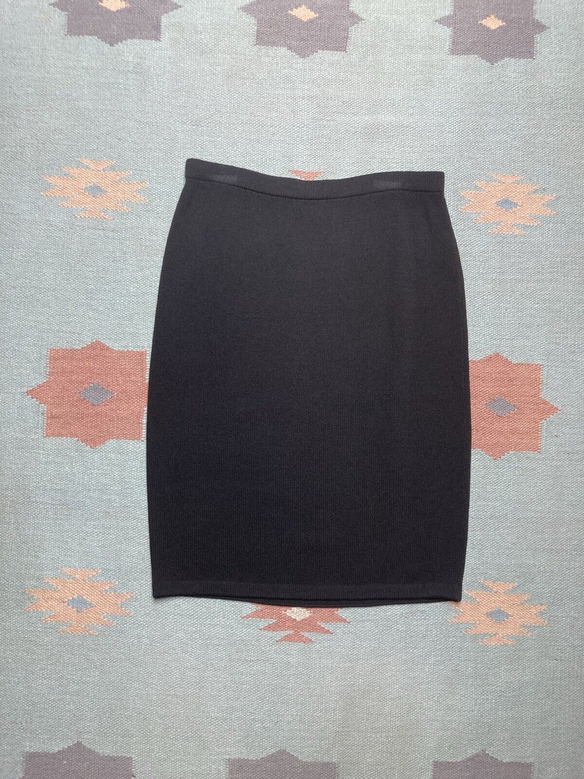 St. John St John Knit Pencil Skirt Santana wool knee length Size 4 Size 27" / US 4 / IT 40 - 1 Thumbnail
