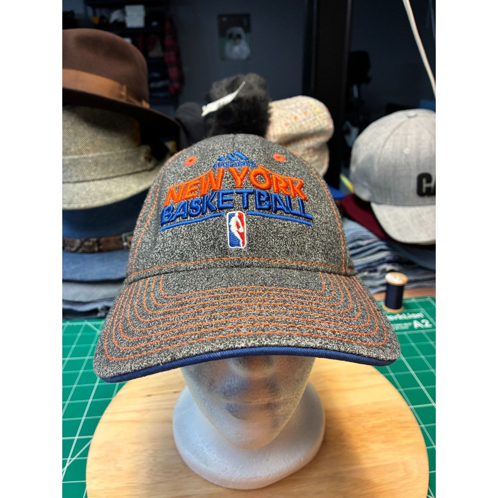 Adidas New York Knicks NBA Basketball Cap – Gray Heather Size ONE SIZE - 1 Thumbnail