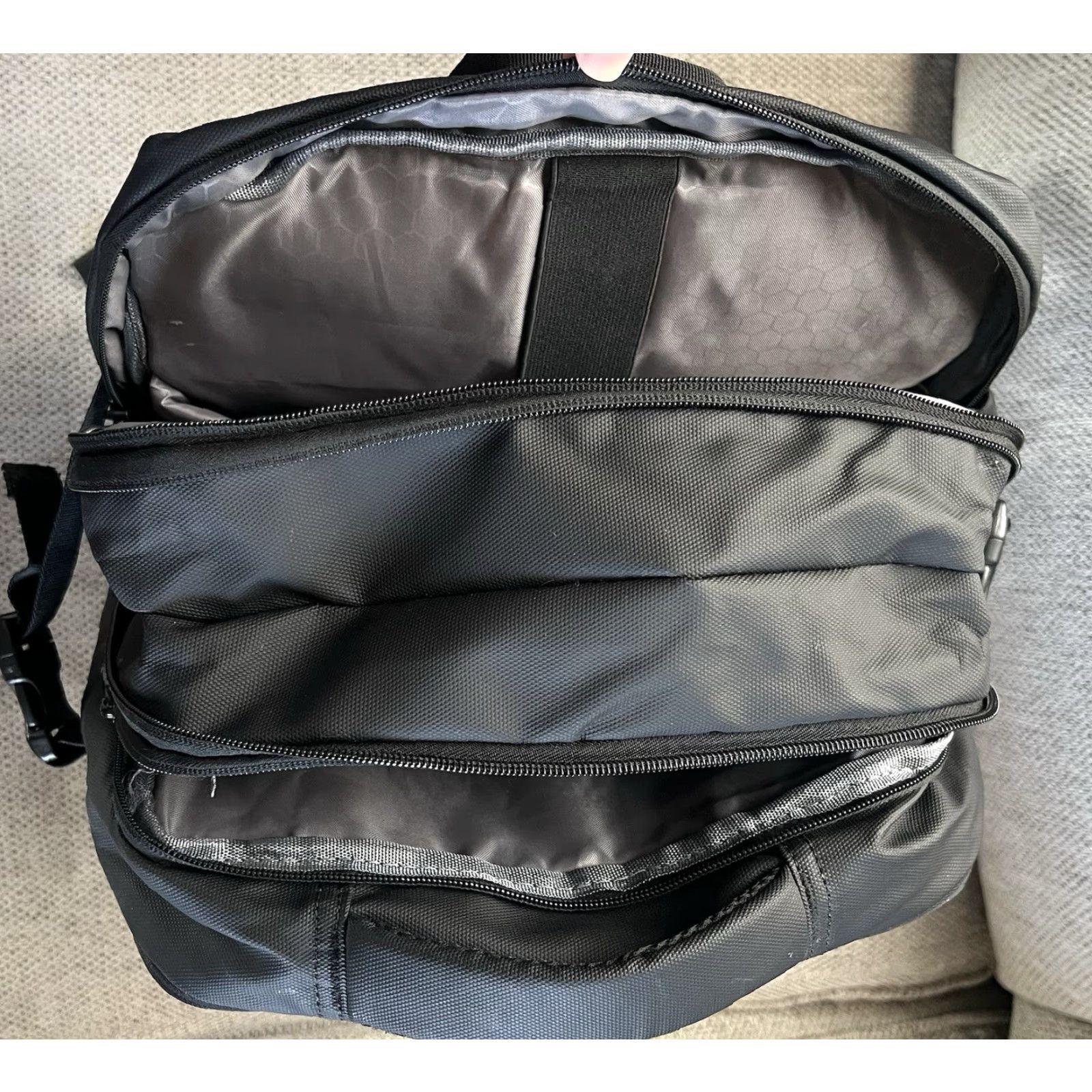 Vintage TRU WEAR Navigate 2.0 Backpack 15.6 Inch Laptop Expandable Backpack Black Nylon Unisex Adults Large College Outdoor School 18” x 13” x 4-6.75” Size ONE SIZE - 6 Thumbnail