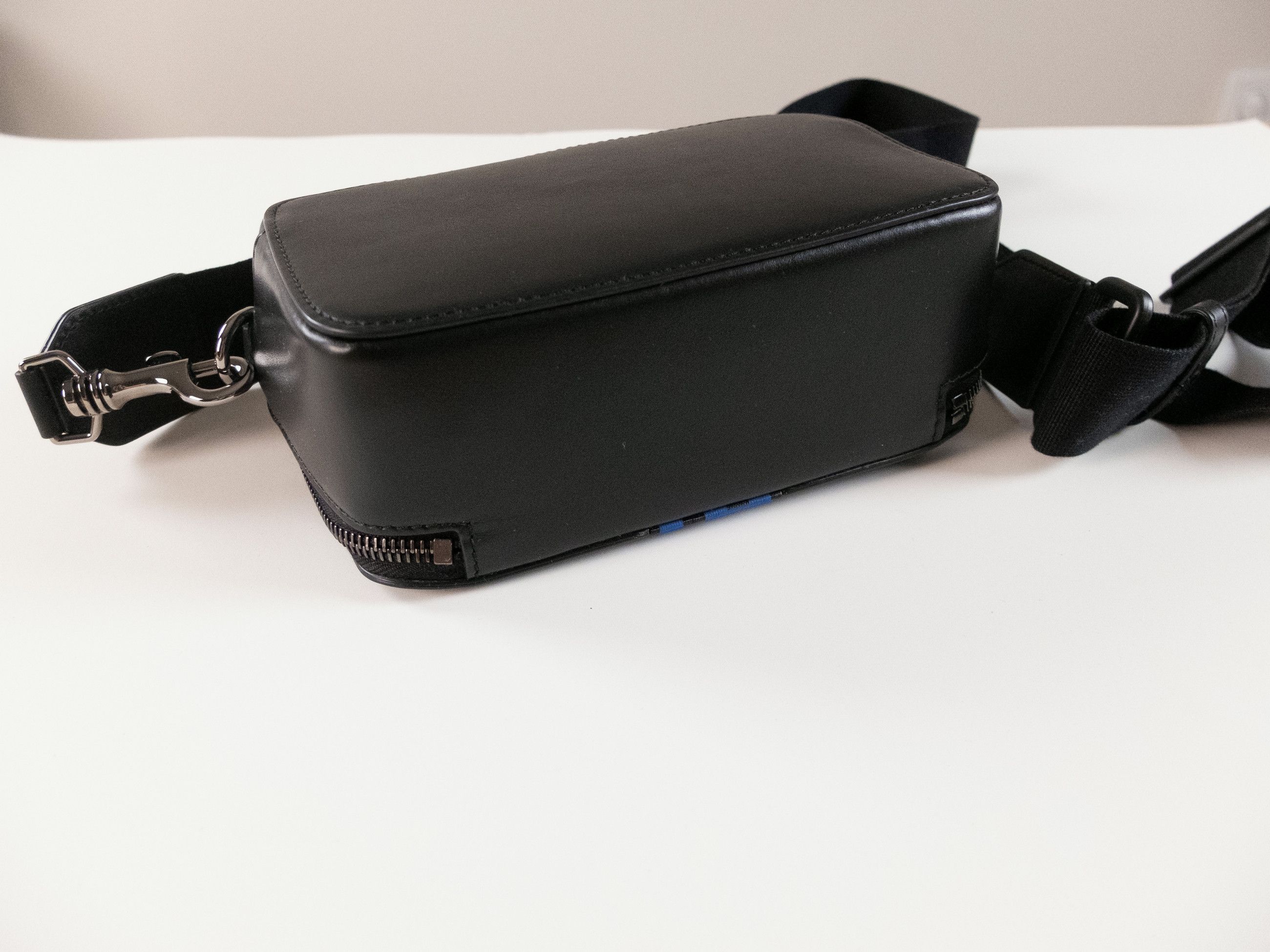 Versace VERSACE La Greca black & blue leather crossbody camera bag Size ONE SIZE - 8 Thumbnail