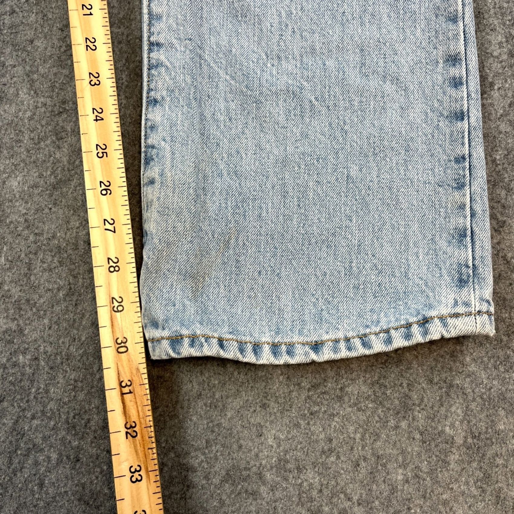 Levi's Levi's 501 Mens Jeans Regular Straight 34 30 Light Wash Blue Vintage 00s jeans Mens 34 Light Blue 501 Series Vintage Jeans Size US 34 / EU 50 - 4 Thumbnail