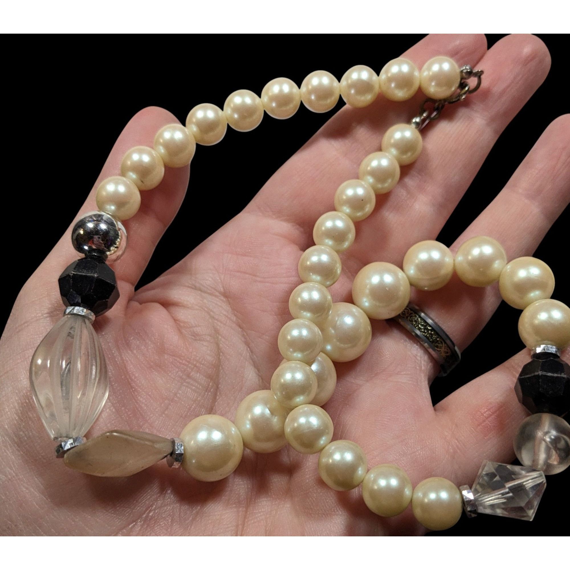 Other Vintage Chunky Faux Pearl Acrylic And Glass Beaded Necklace Size ONE SIZE - 3 Thumbnail