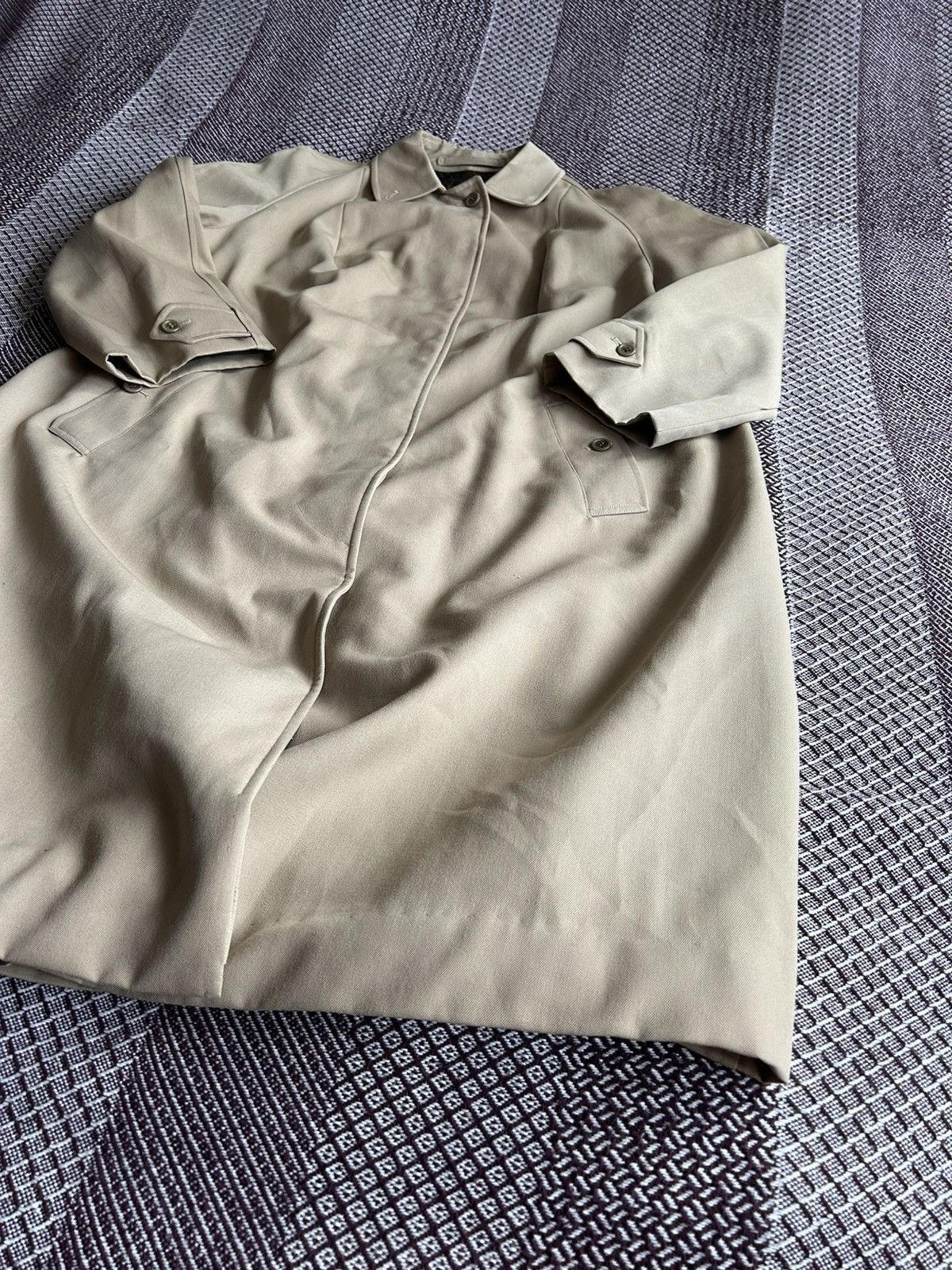 Burberry Vintage Burberrys 90s Heavy Trench Coat Mens Solid Style Size US XL / EU 56 / 4 - 3 Thumbnail