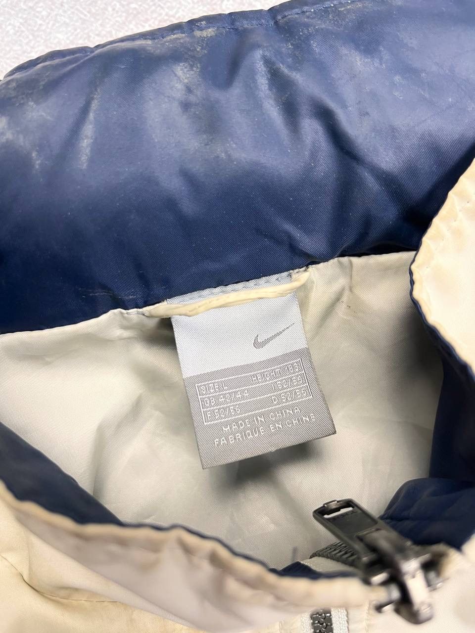 Nike Vintage Nike Swoosh Waterproof Boxy Olympic Jacket Y2K L Size US L / EU 52-54 / 3 - 6 Thumbnail
