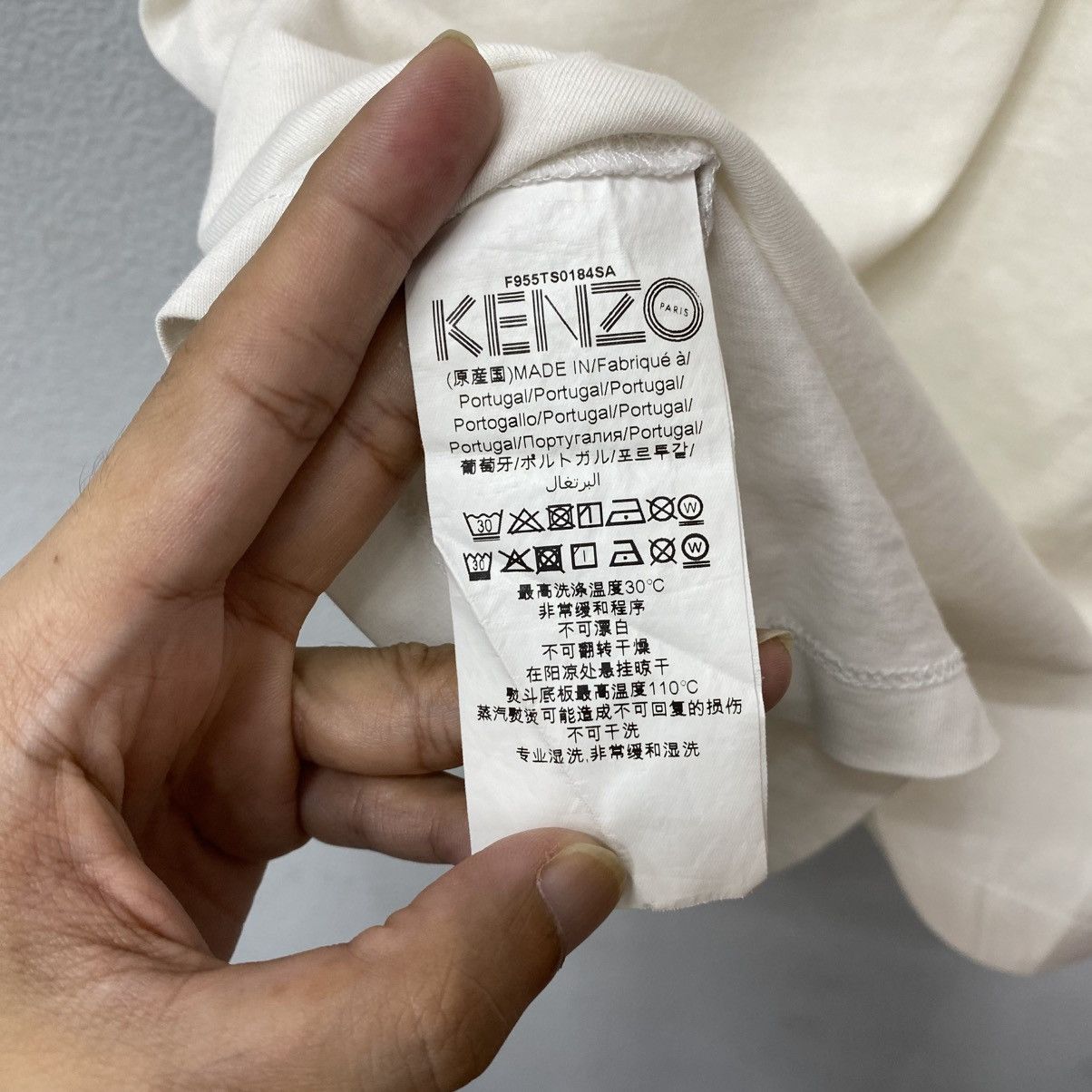 Kenzo KENZO PARIS Akira Font Style Graphic Tee Size US XL / EU 56 / 4 - 8 Thumbnail
