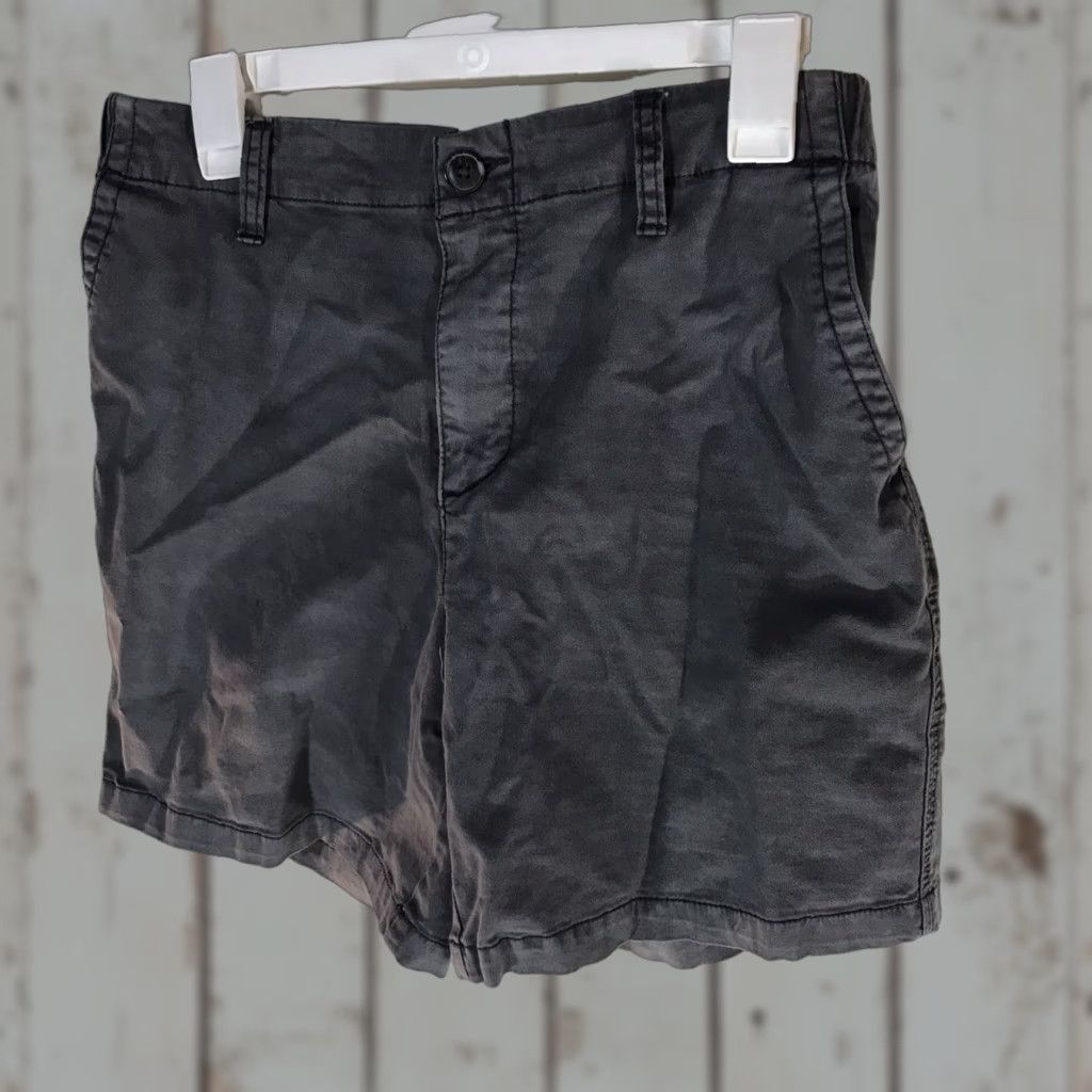 Old Navy Old Navy Everyday Chino Shorts Womens M Gray 5-Pocket Design Size 32" / US 10 / IT 46 - 1 Thumbnail