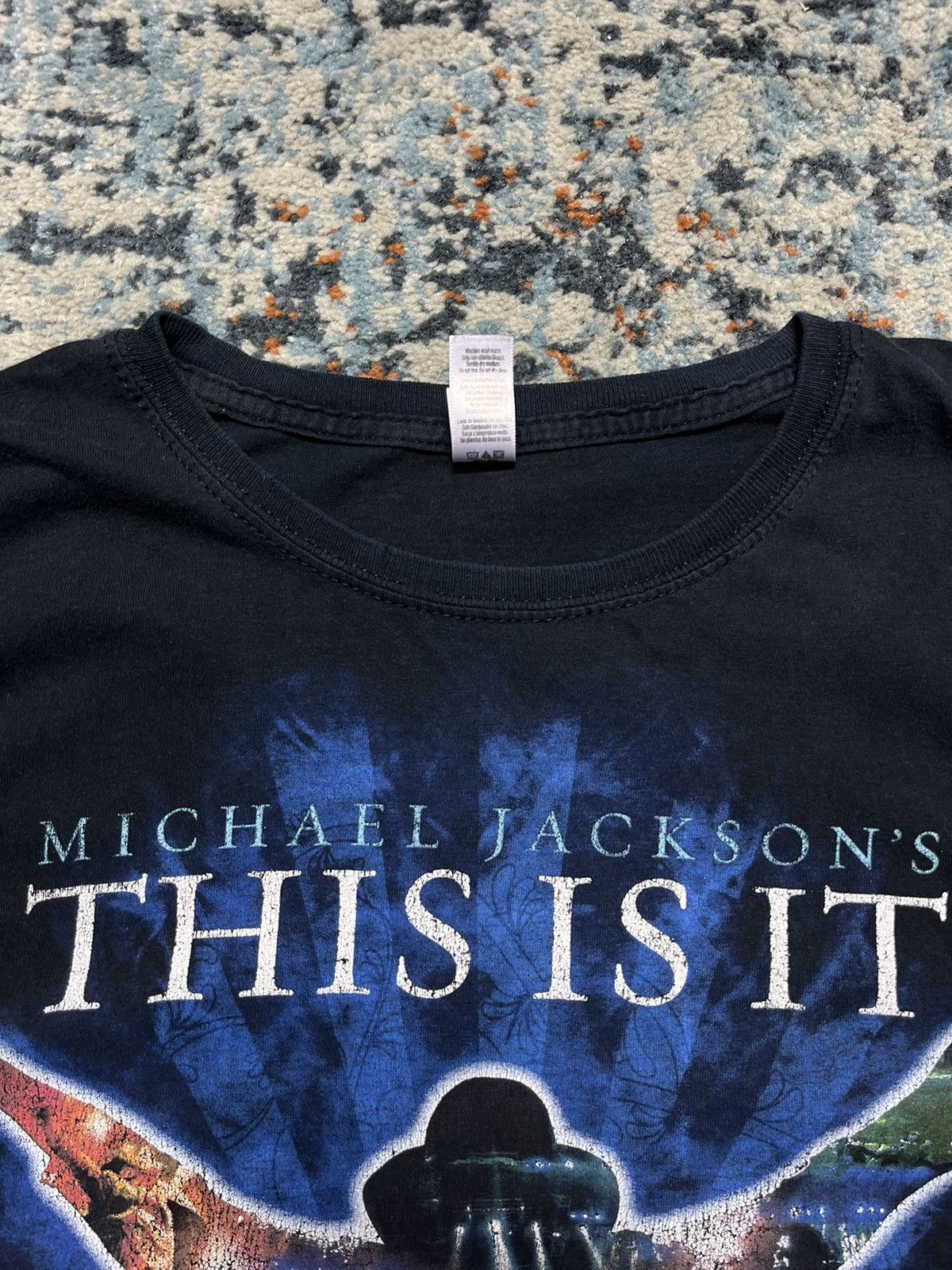 Band Tees × Michael Jackson × Vintage Vintage y2k Michael Jackson this is it graphic band tee Size US L / EU 52-54 / 3 - 5 Thumbnail