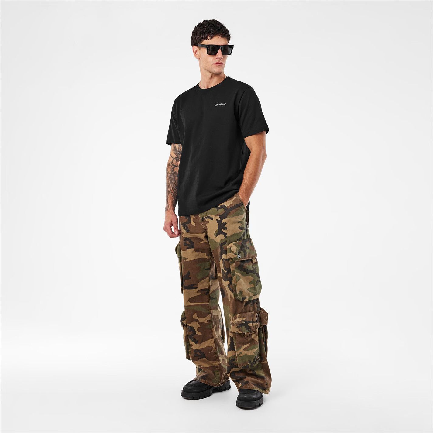 Off-White o1g2r1mq0226 Cloud Arrow T-Shirt In Black Size US M / EU 48-50 / 2 - 6 Thumbnail