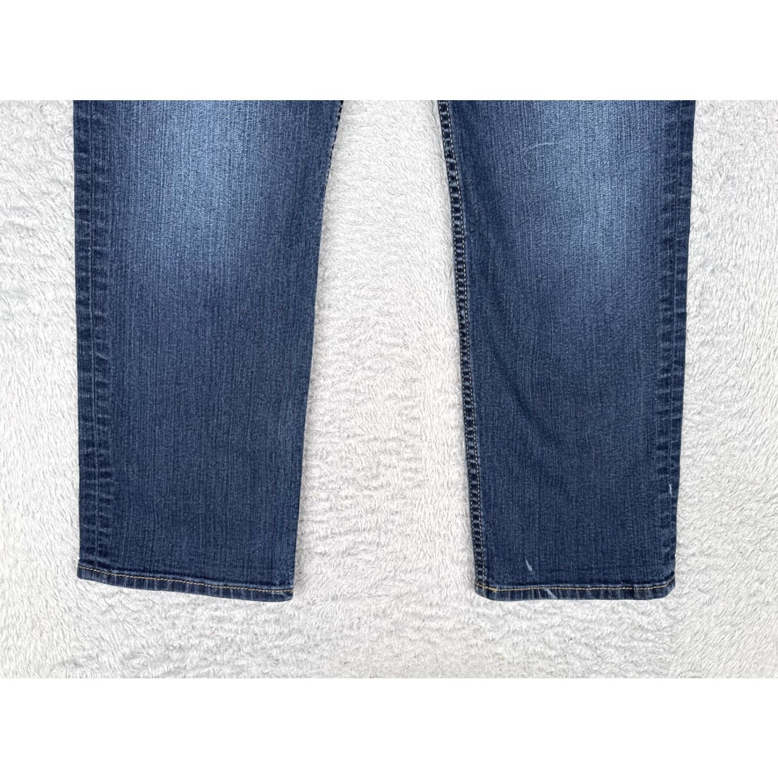 Apt. 9 Apt. 9 Womens Capri Jeans 8 Mid Rise Stretch Denim Embroidered Studded Blue 31x26 Regular Pocket 5-Pocket Size 30" / US 8 / IT 44 - 2 Thumbnail
