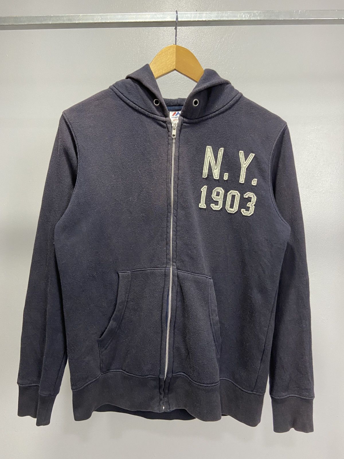 Thrashed faded Vintage Majestic N.Y hoodie