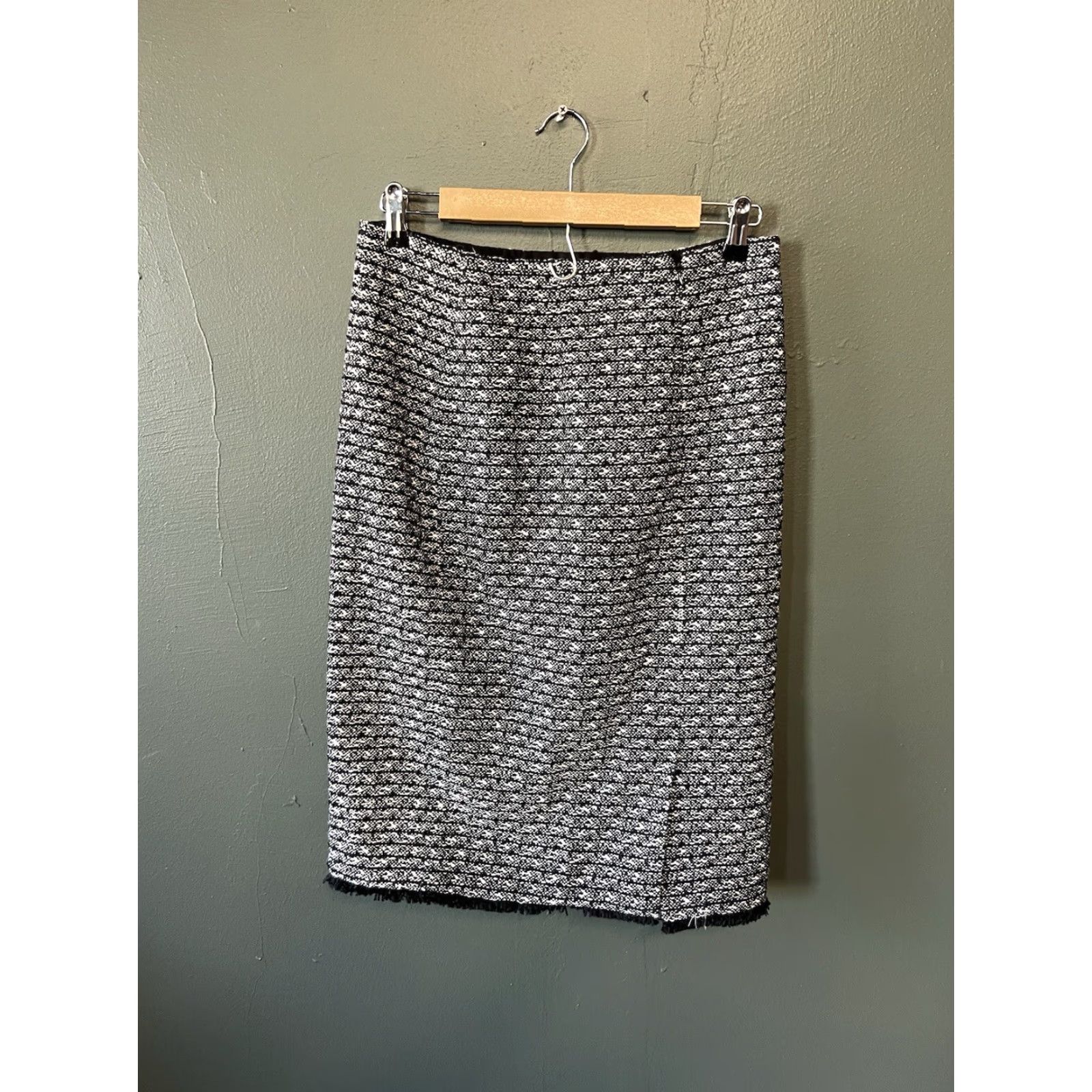 J.Crew J.CREW Womens Gray Knit Midi Skirt Size 6 Pencil Straight Knit Skirt Women Regular Length 25in Size 28" / US 6 / IT 42 - 2 Thumbnail